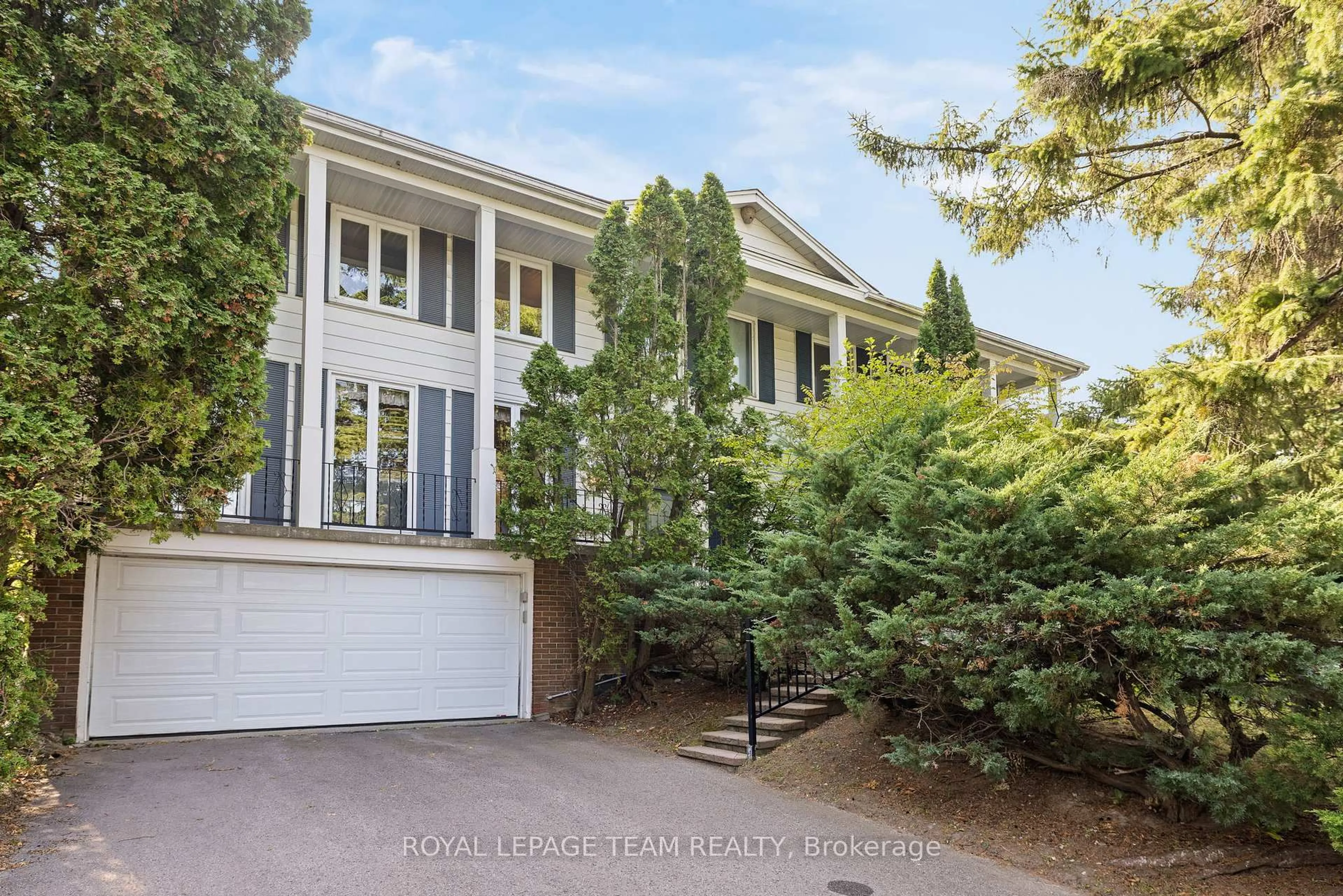 Unknown for 2486 Regina St, Ottawa Ontario K2B 6X5