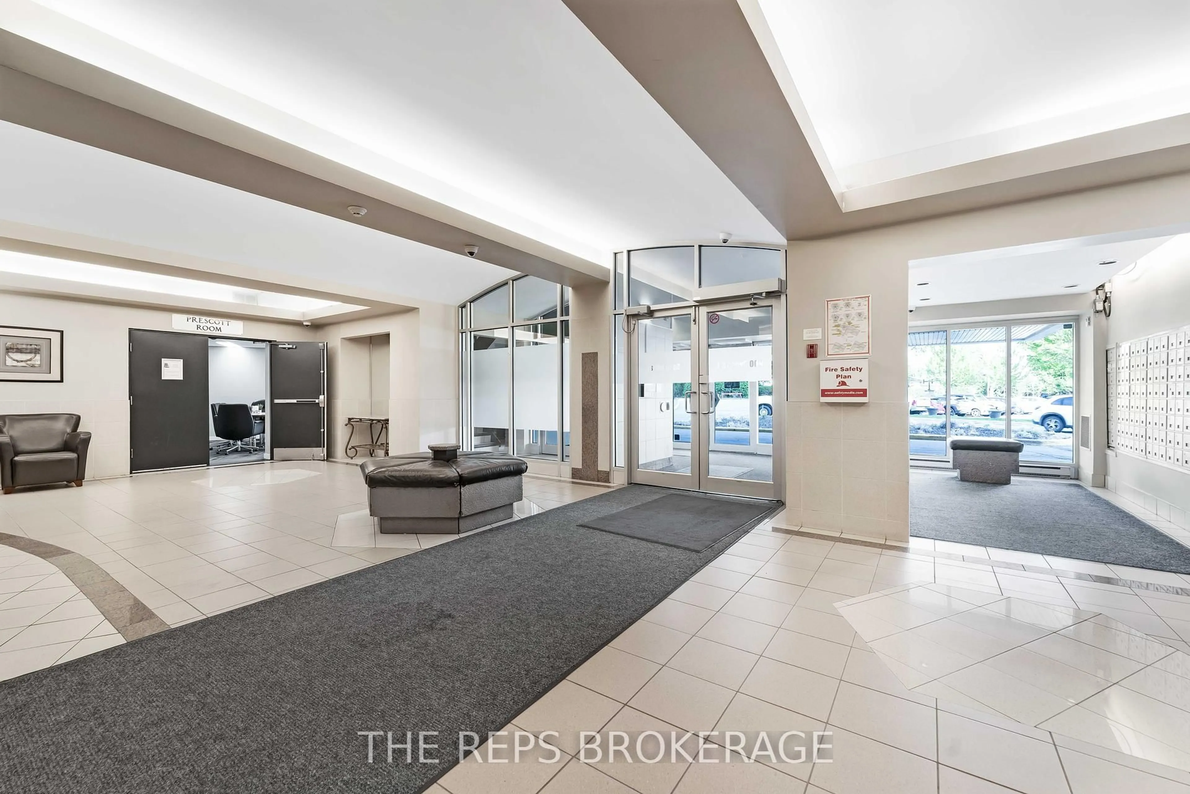 Lobby for 900 Dynes Rd #2001, Ottawa Ontario K2C 3L6