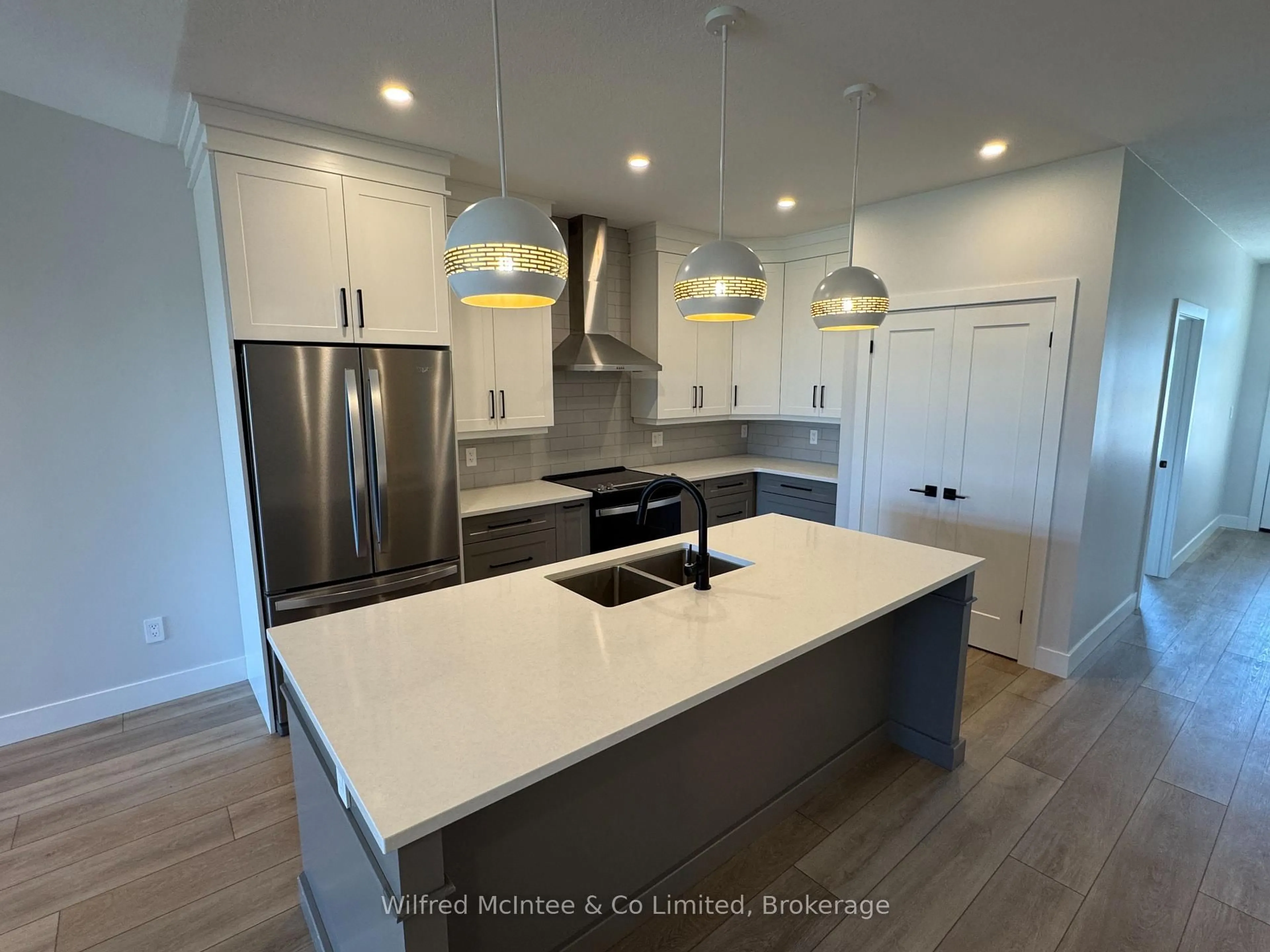 Open concept kitchen, unknown for 106 Irishwood Lane, Brockton Ontario N0G 2V0
