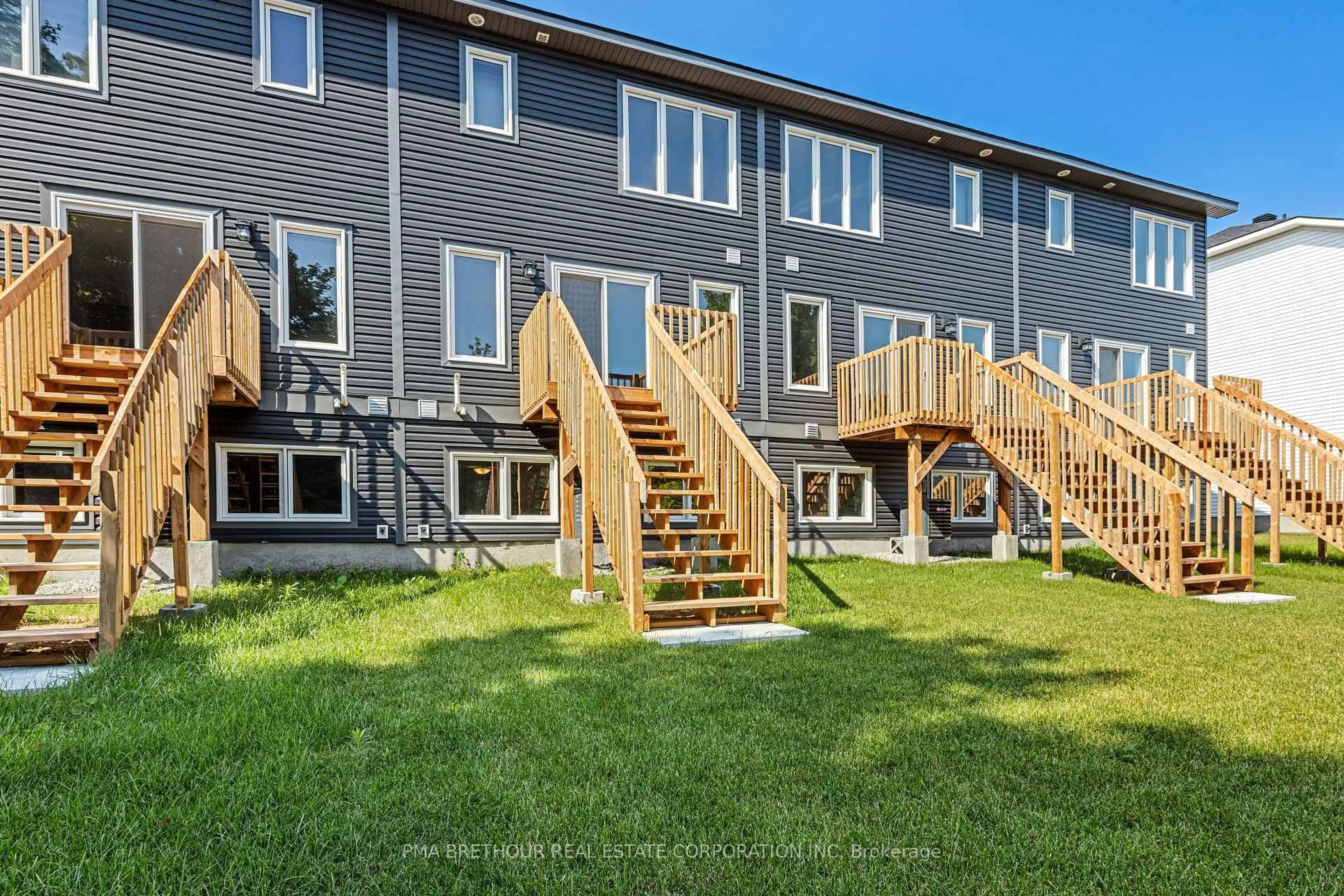 Patio, mountain view for 101 Staples Blvd, Smiths Falls Ontario K7A 0B8