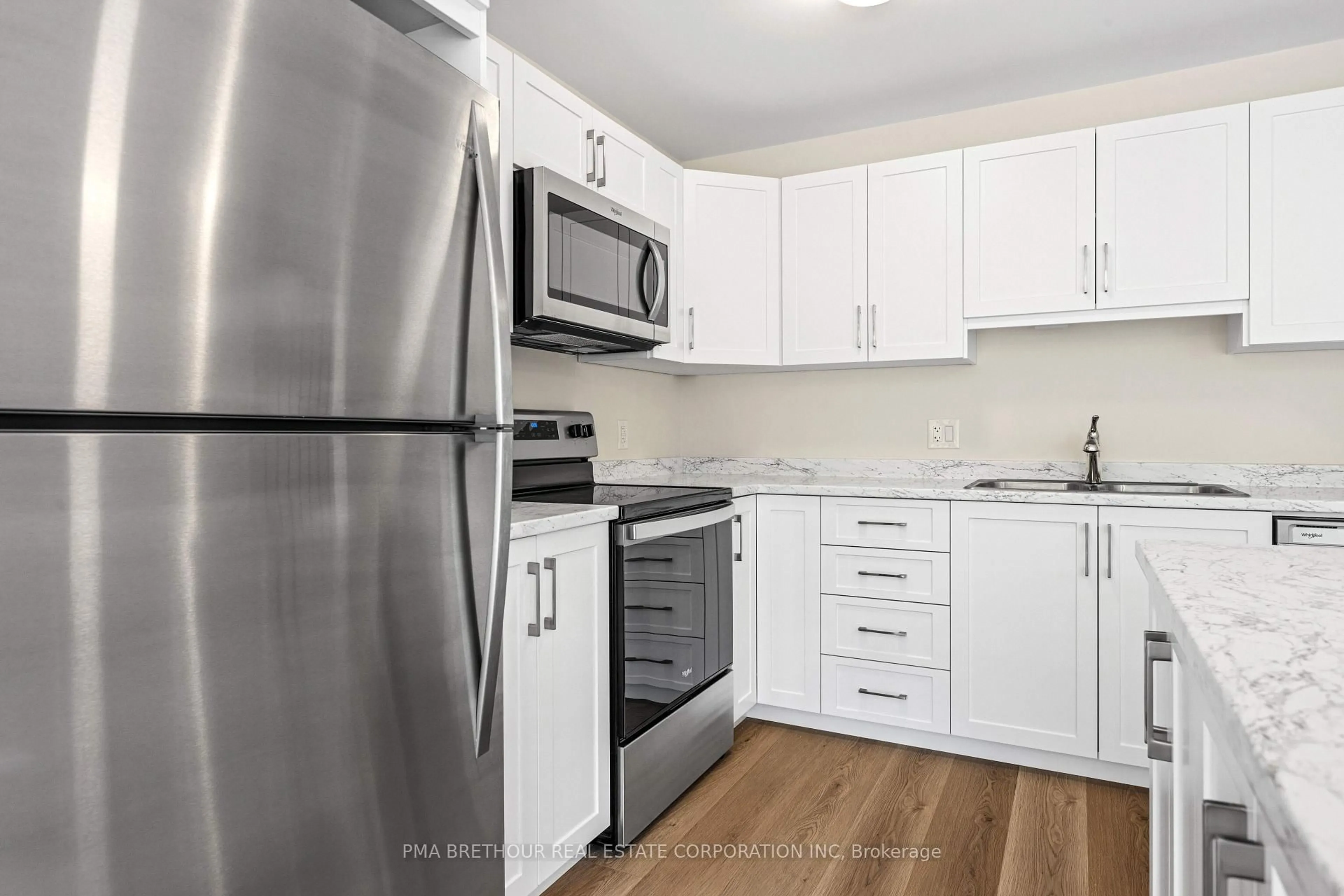 Standard kitchen, unknown for 101 Staples Blvd, Smiths Falls Ontario K7A 0B8