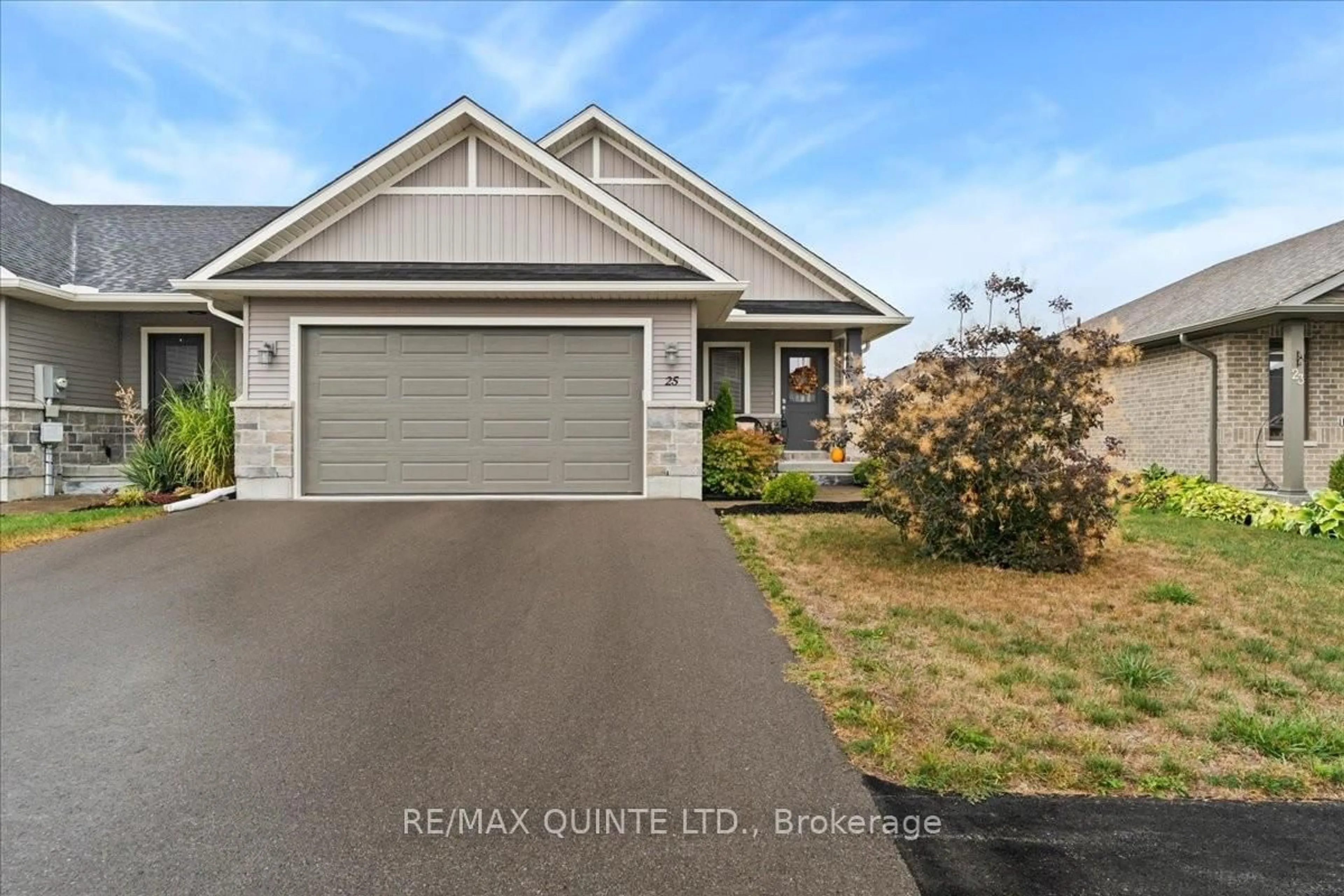Home with vinyl exterior material, street for 25 Sandhu Cres, Belleville Ontario K8P 0G7