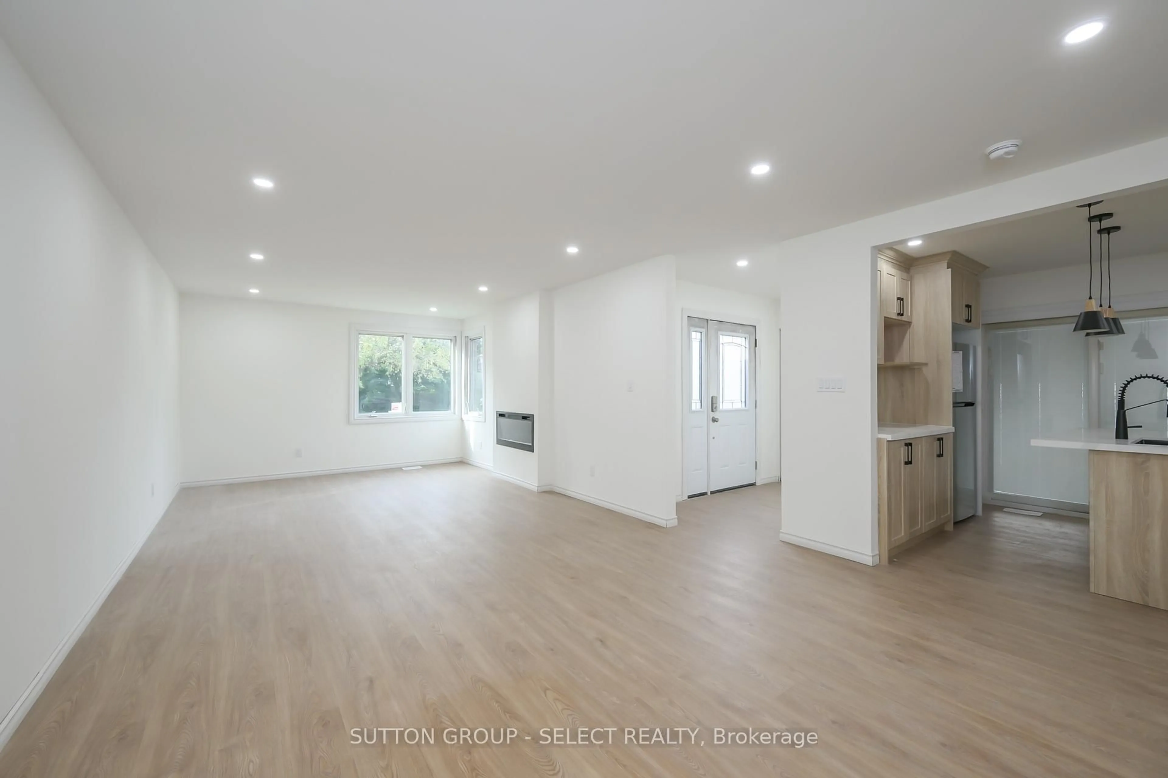 Unknown for 4 ALDERSBROOK Cres, London North Ontario N6G 3R3