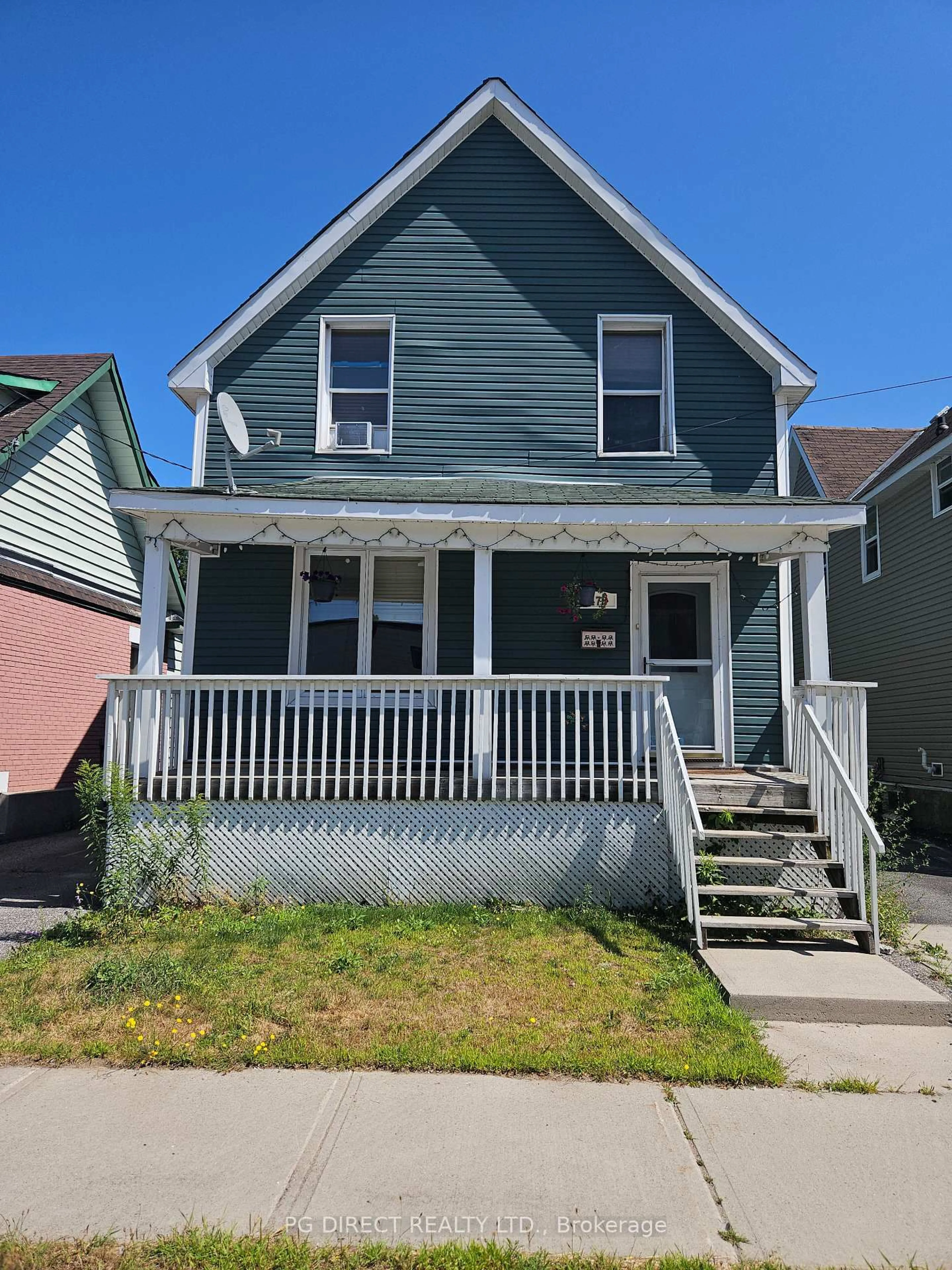 Home with vinyl exterior material, street for 478 First Ave, North Bay Ontario P1B 3C4
