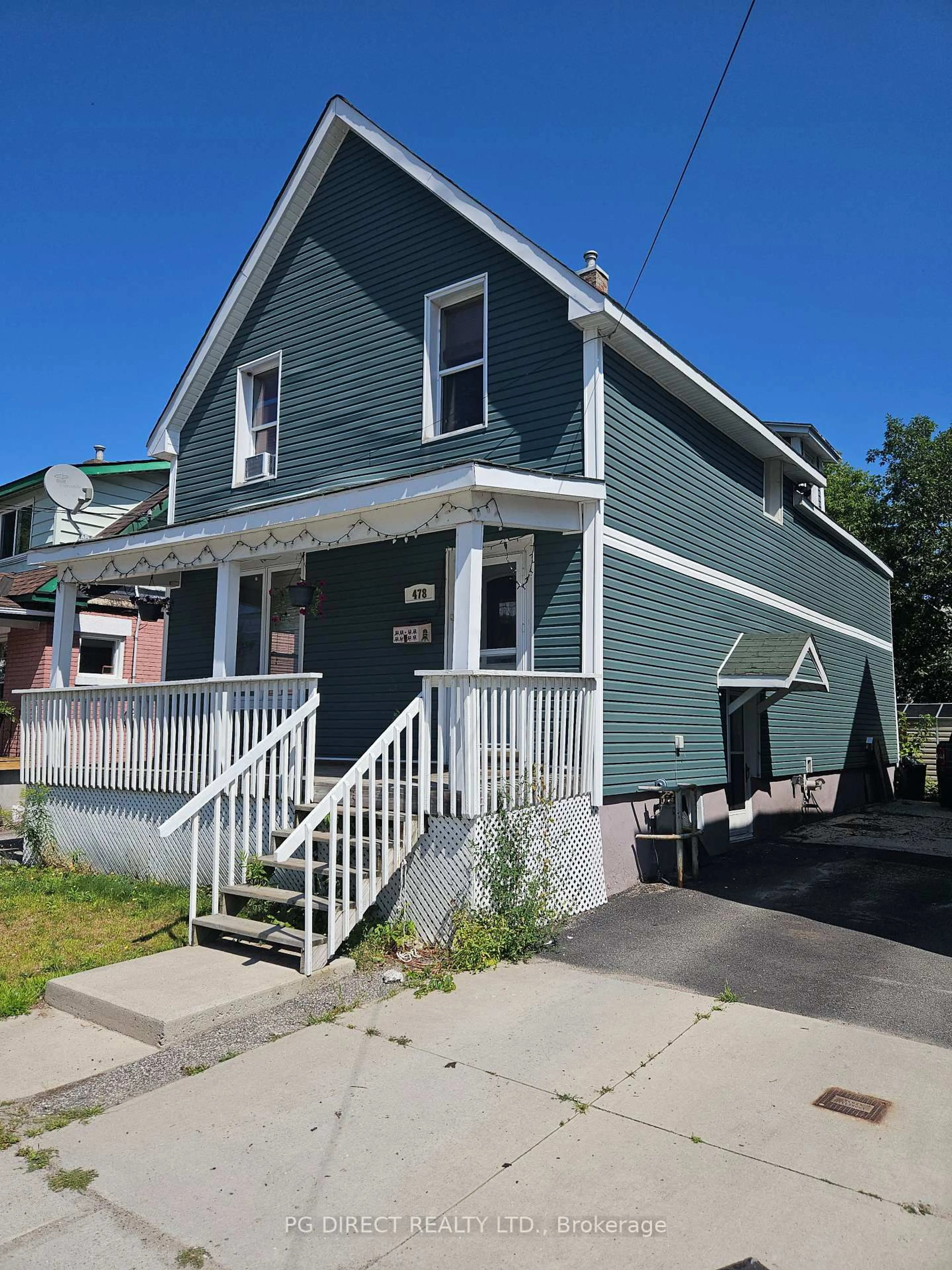 Home with vinyl exterior material, street for 478 First Ave, North Bay Ontario P1B 3C4
