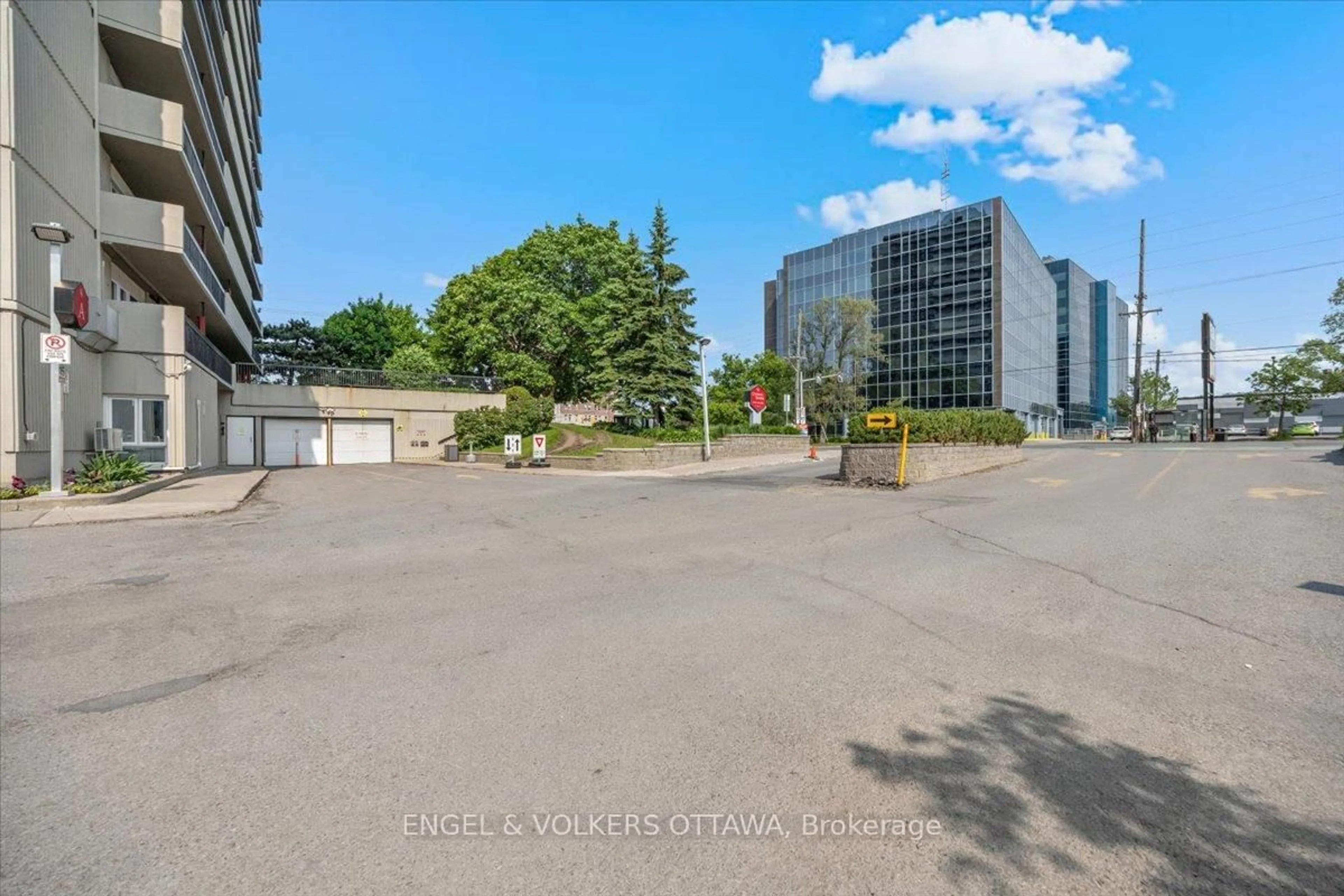 Unknown for 158A McArthur Ave #908, Ottawa Ontario K1L 7E7