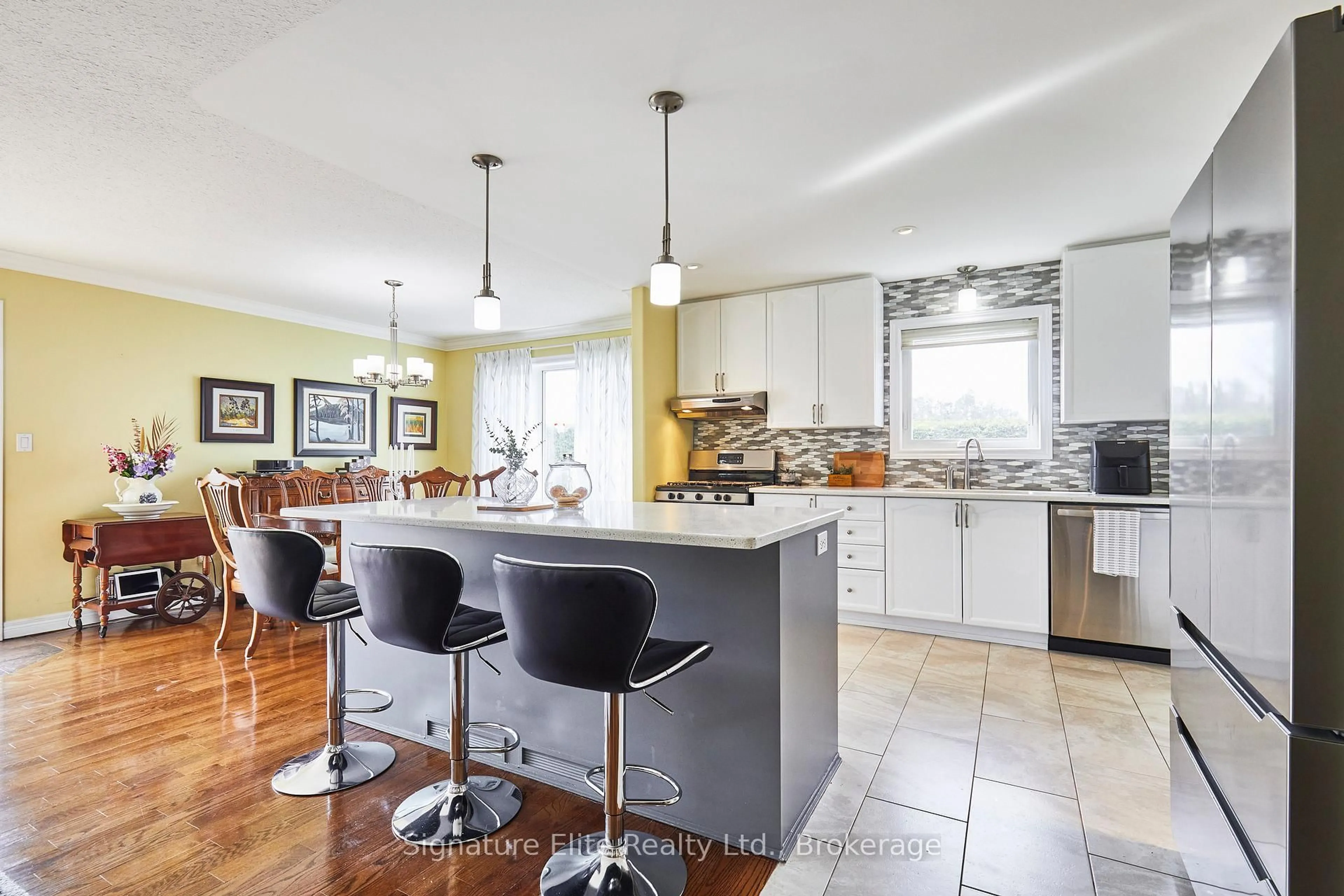Open concept kitchen, ceramic/tile floor for 19 Lori Blvd, Kawartha Lakes Ontario K9V 6B6