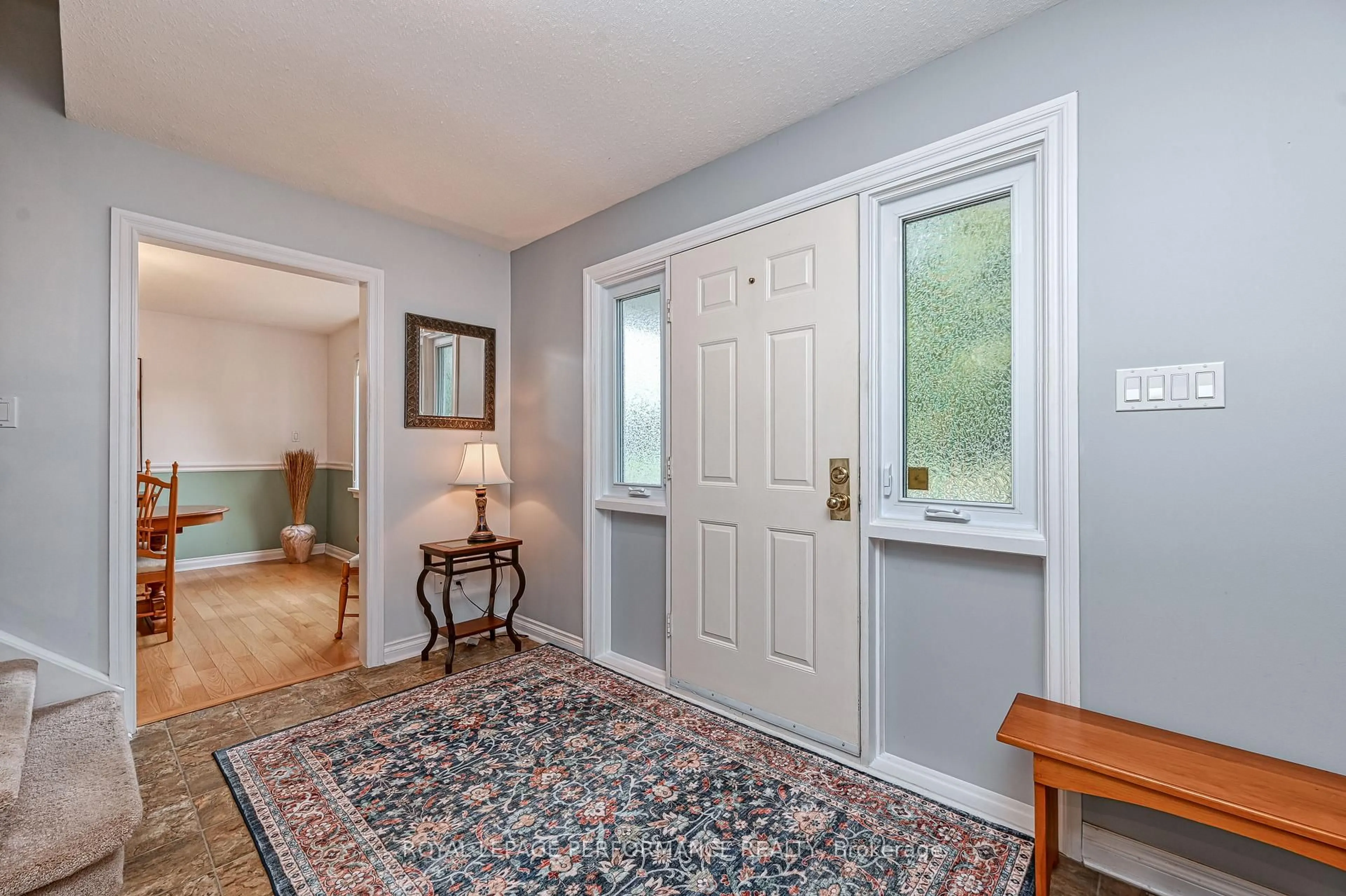 Indoor entryway for 1524 Blue Rock Ave, Kars Ontario K0A 2E0