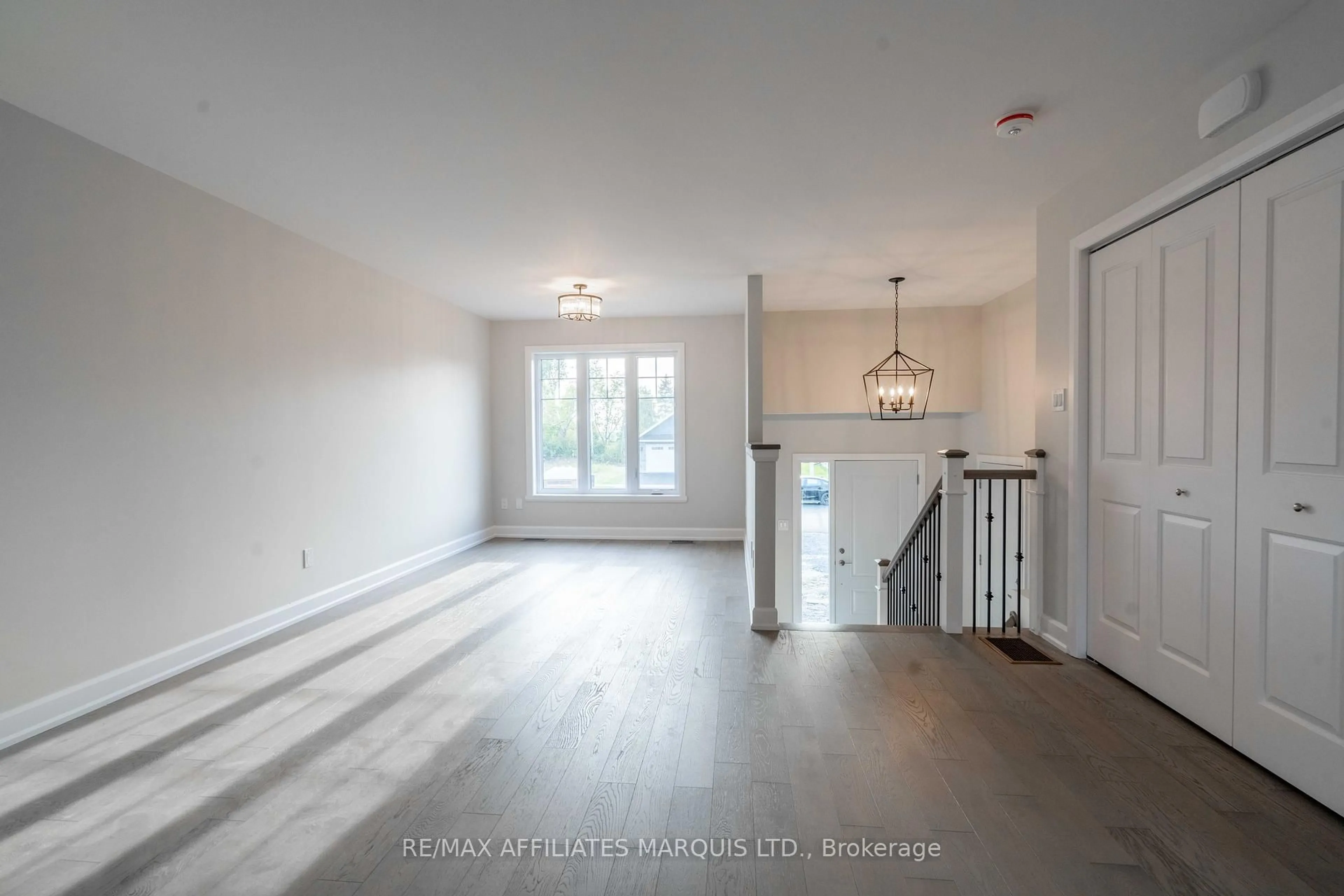 A pic of a room for 114 Woodland Dr, Cornwall Ontario K6H 0H2