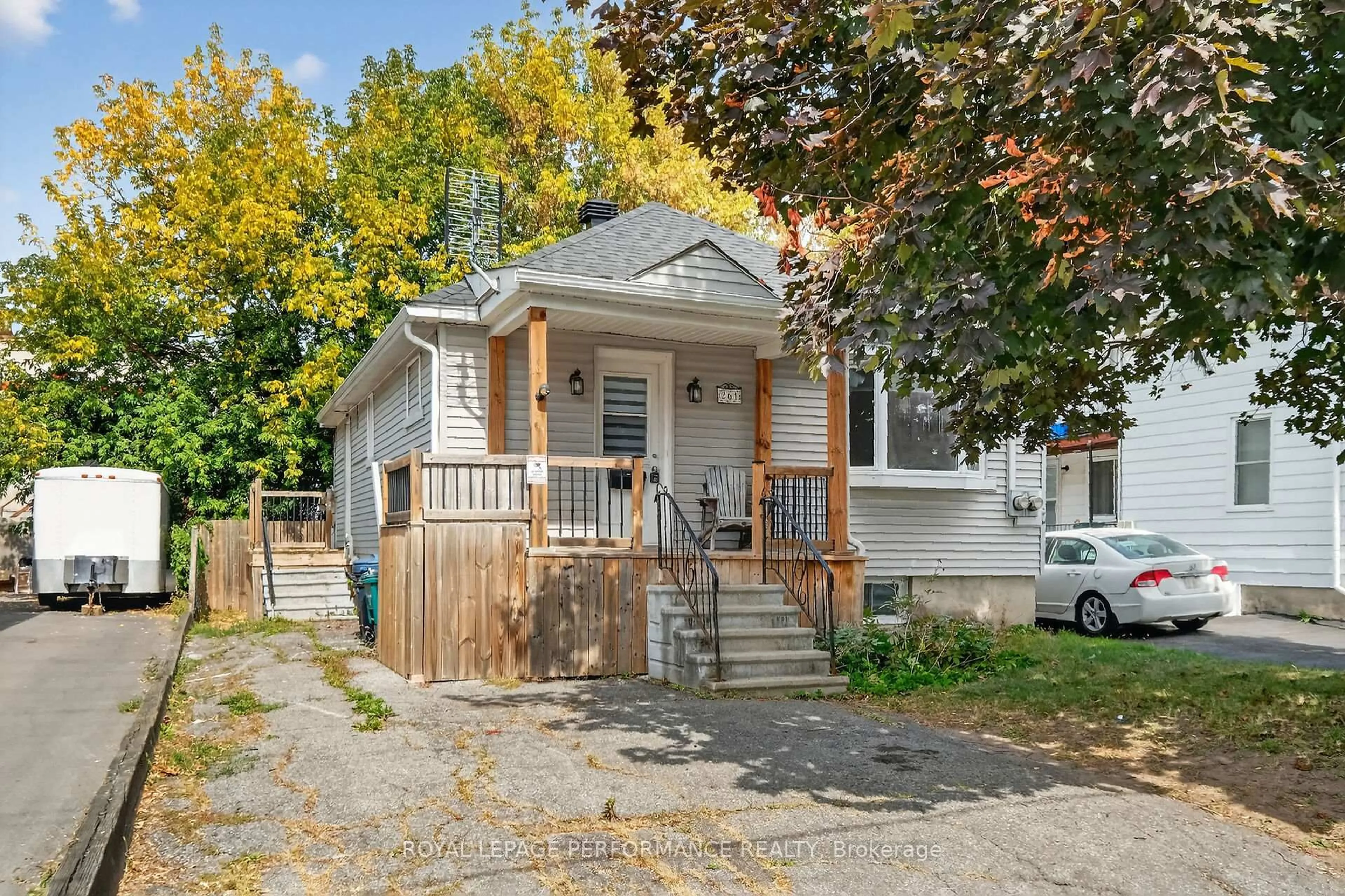 Unknown for 261 Montfort St, Ottawa Ontario K1L 5P1