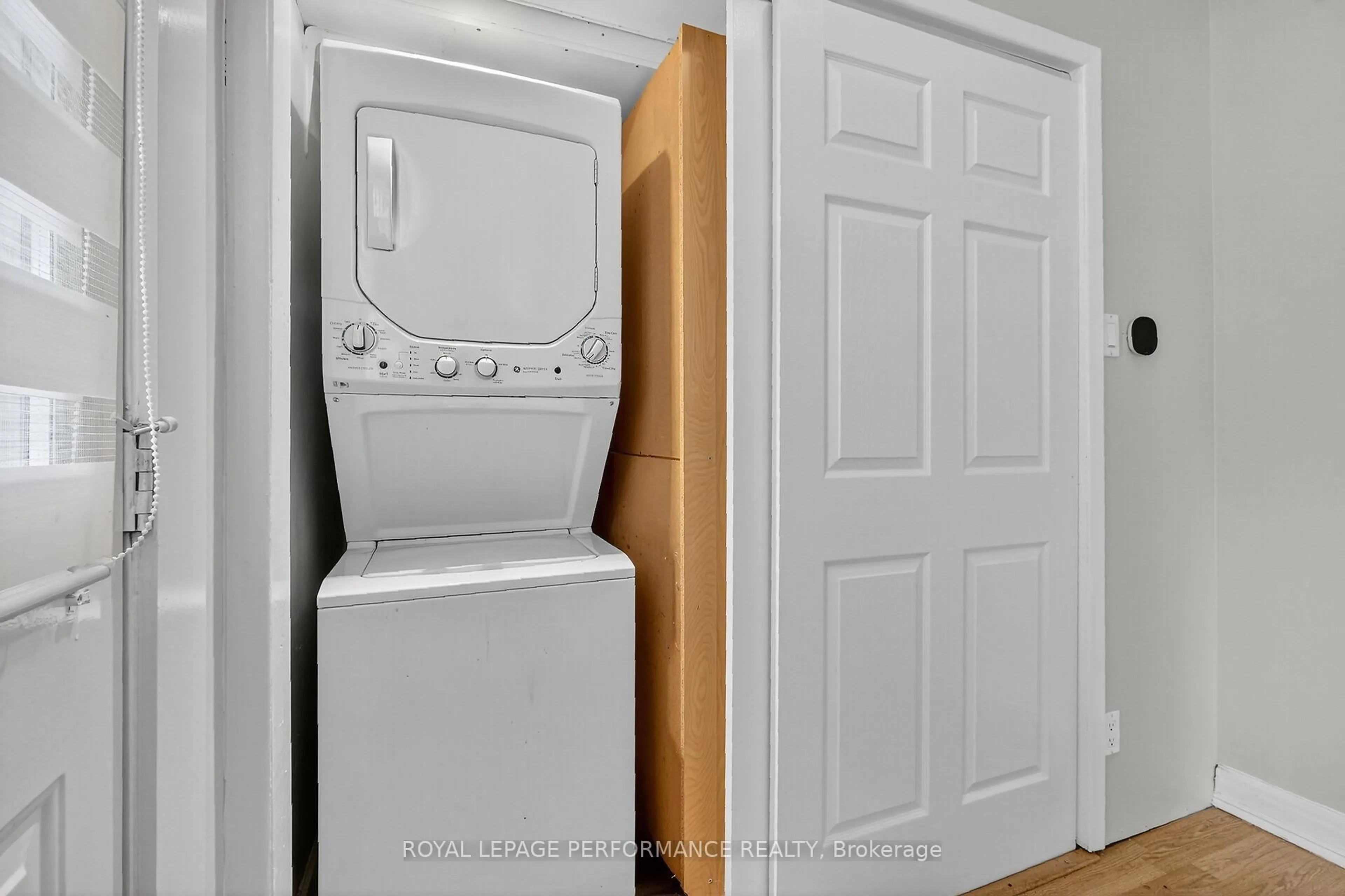 Laundry room for 261 Montfort St, Ottawa Ontario K1L 5P1