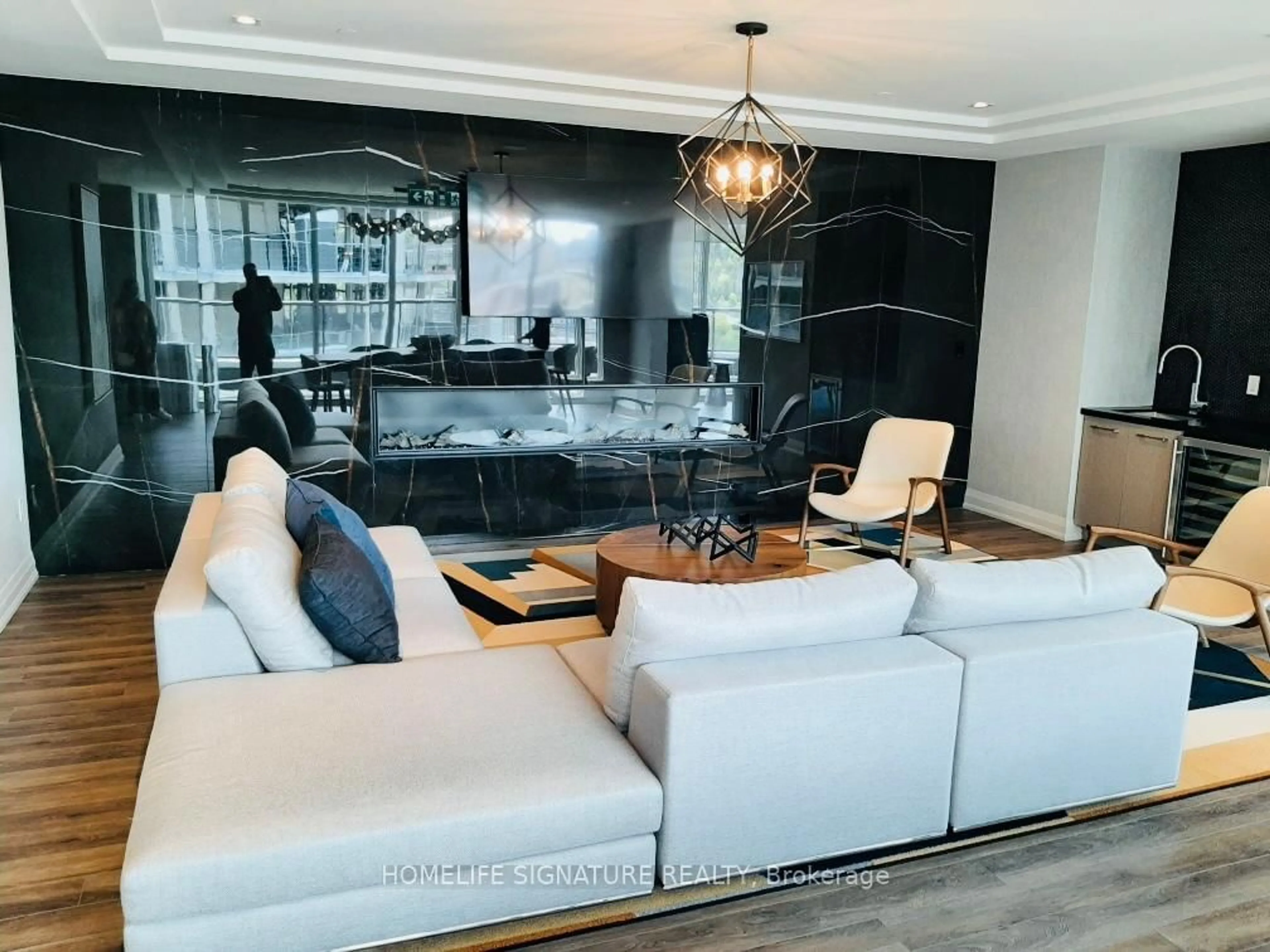 Living room with furniture, unknown for 212 King William St #1118, Hamilton Ontario L8R 0A7
