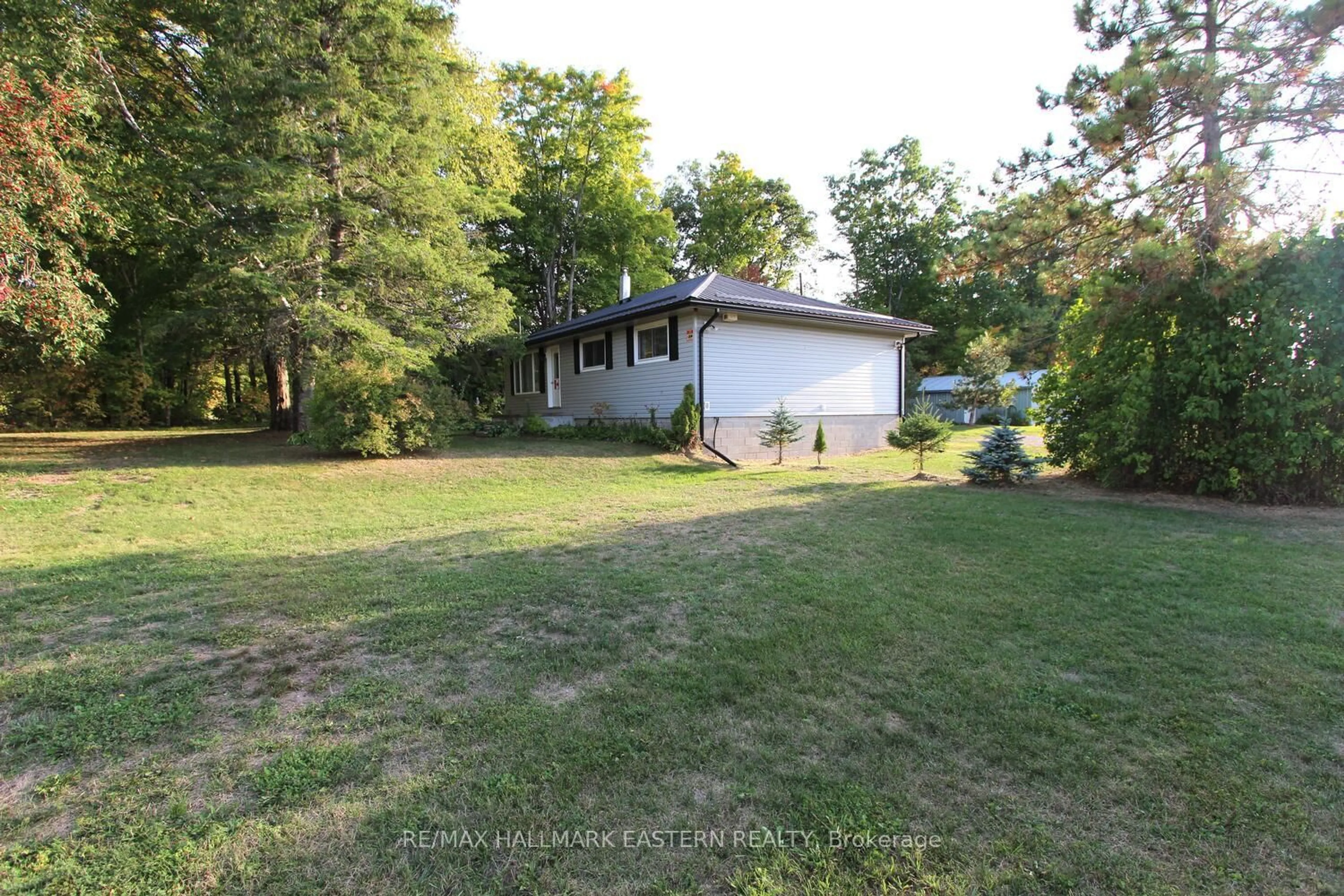 A pic from outside/outdoor area/front of a property/back of a property/a pic from drone, unknown for 1092 Mid Belmont 7th Line, Havelock-Belmont-Methuen Ontario K0L 1Z0