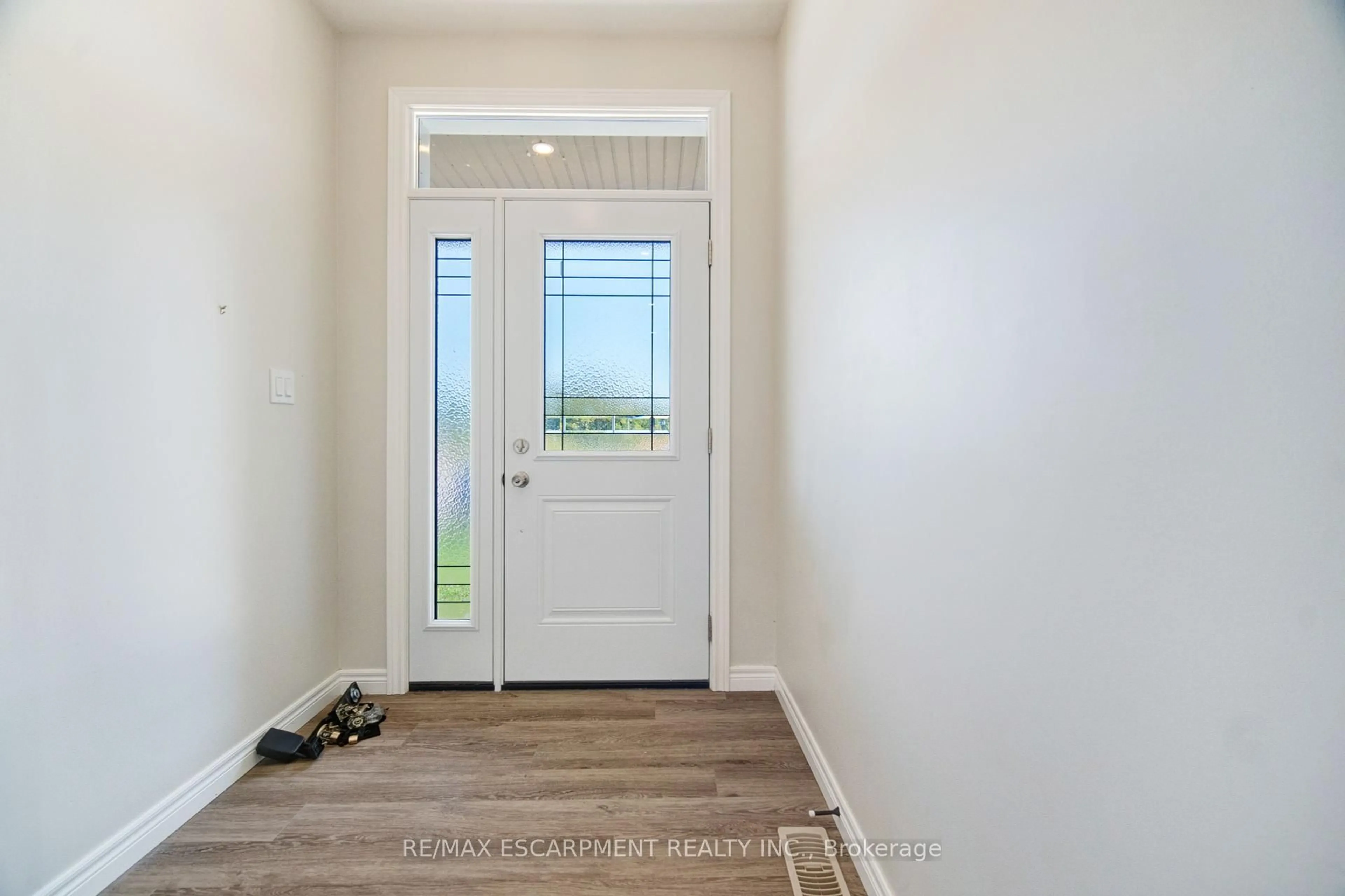 Indoor entryway for 16 Pintail Lane, Norfolk Ontario N0E 1M0