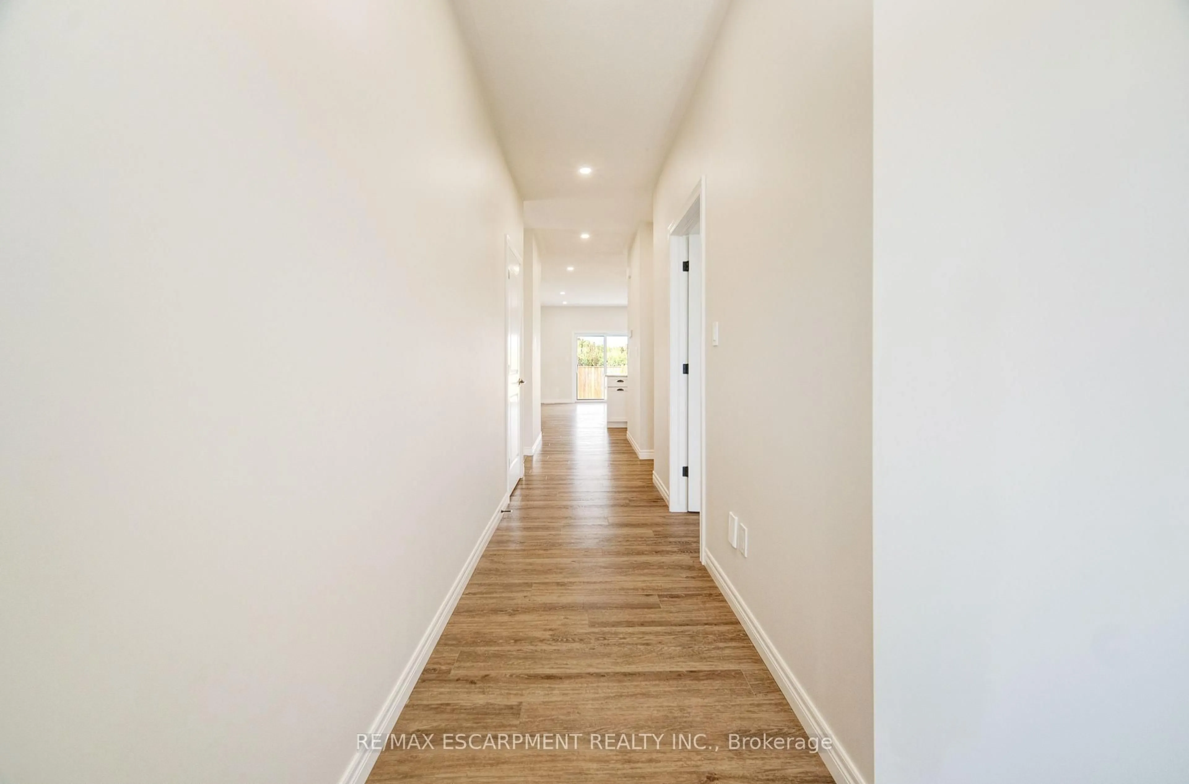 Indoor entryway for 16 Pintail Lane, Norfolk Ontario N0E 1M0