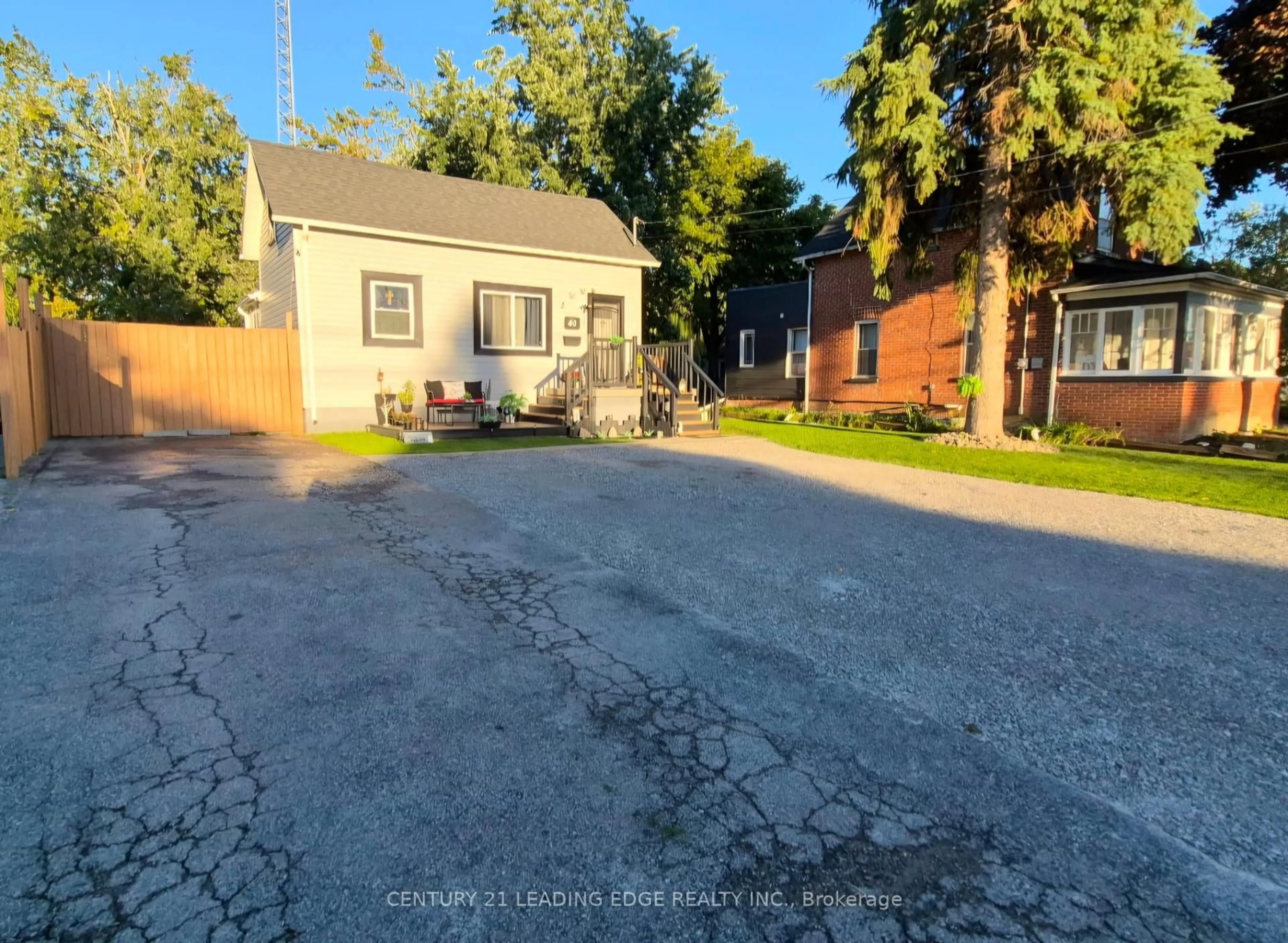 A pic from outside/outdoor area/front of a property/back of a property/a pic from drone, street for 40 St Patrick St, Kawartha Lakes Ontario K9V 1R2