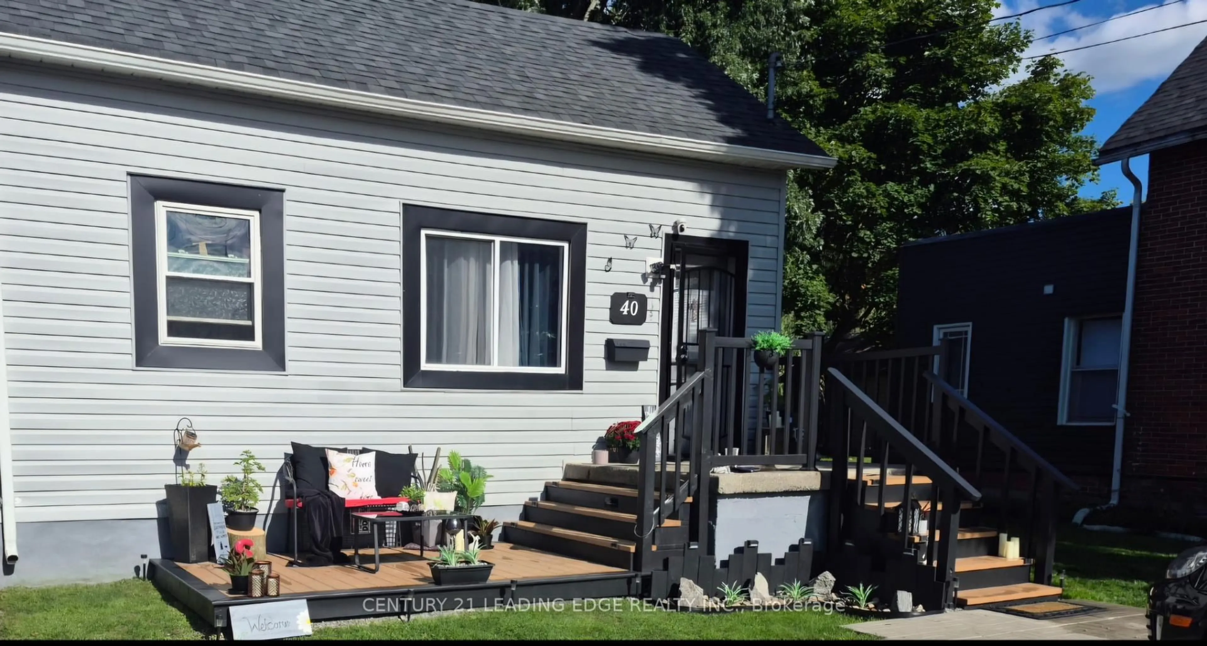 Patio, street for 40 St Patrick St, Kawartha Lakes Ontario K9V 1R2