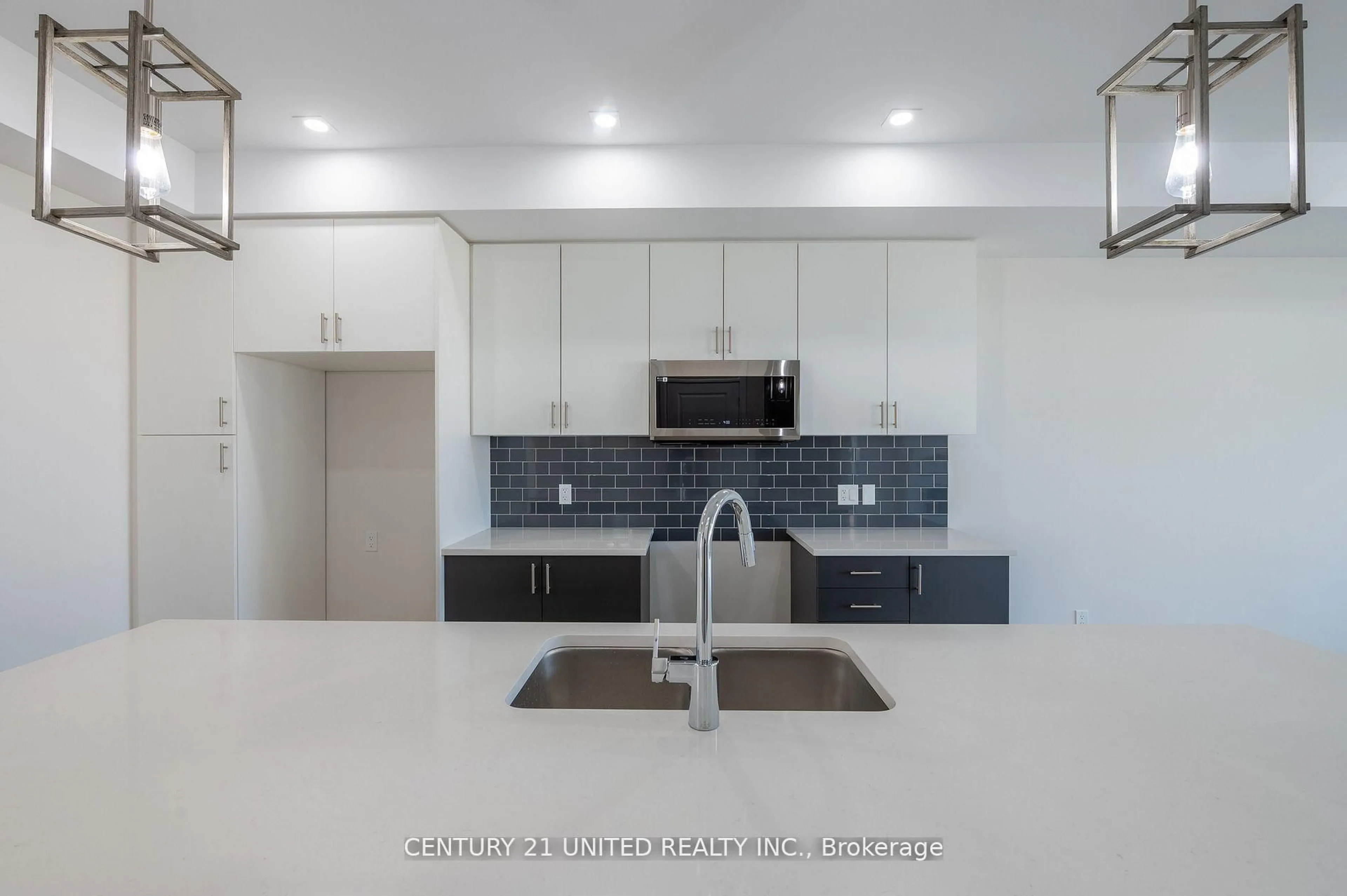 Open concept kitchen, ceramic/tile floor for 309 Mullighan Gdns, Peterborough North Ontario K9K 0G3