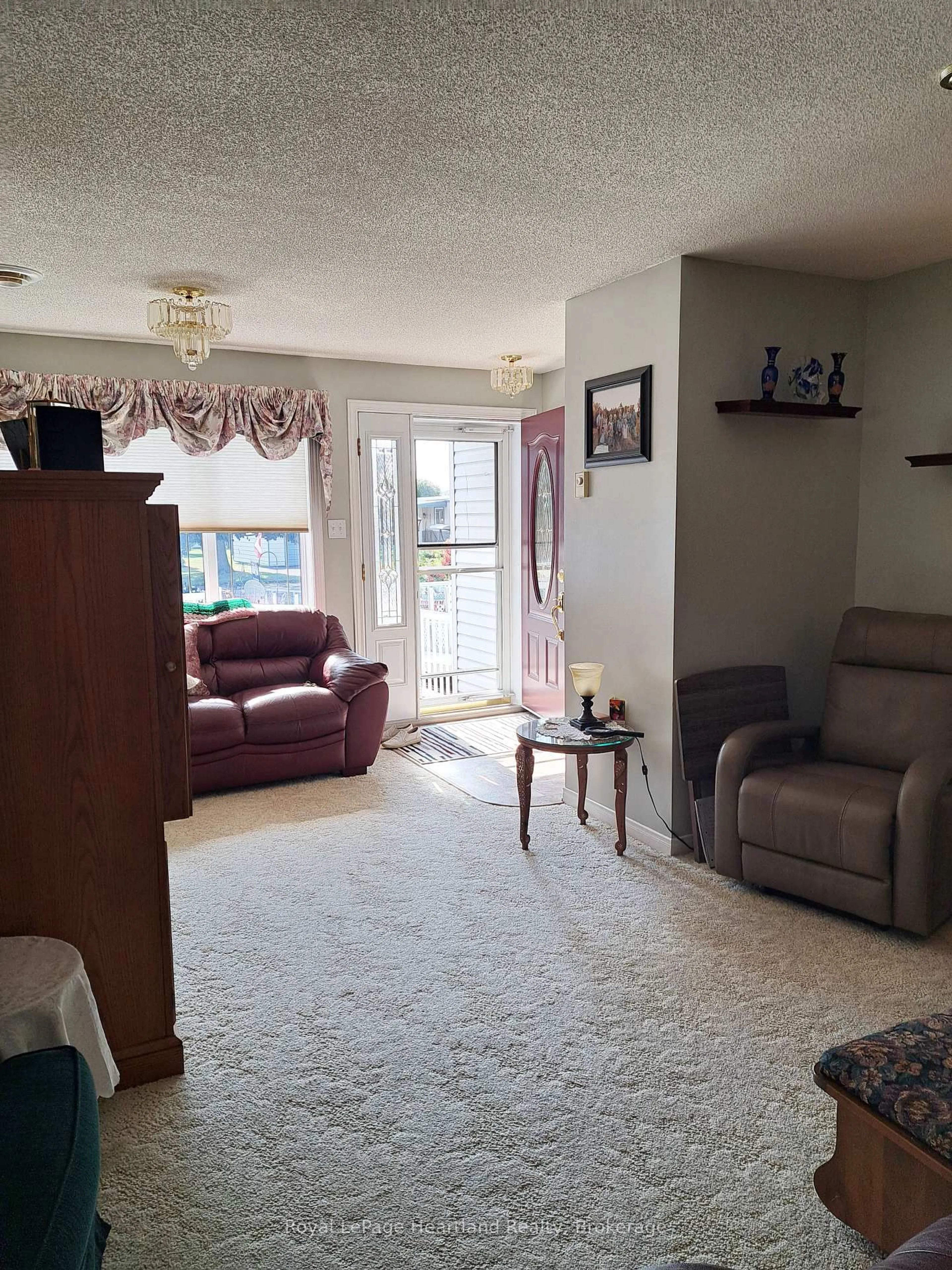 Living room with furniture, unknown for 11-2 STEWART St, Strathroy-Caradoc Ontario N7G 1A1