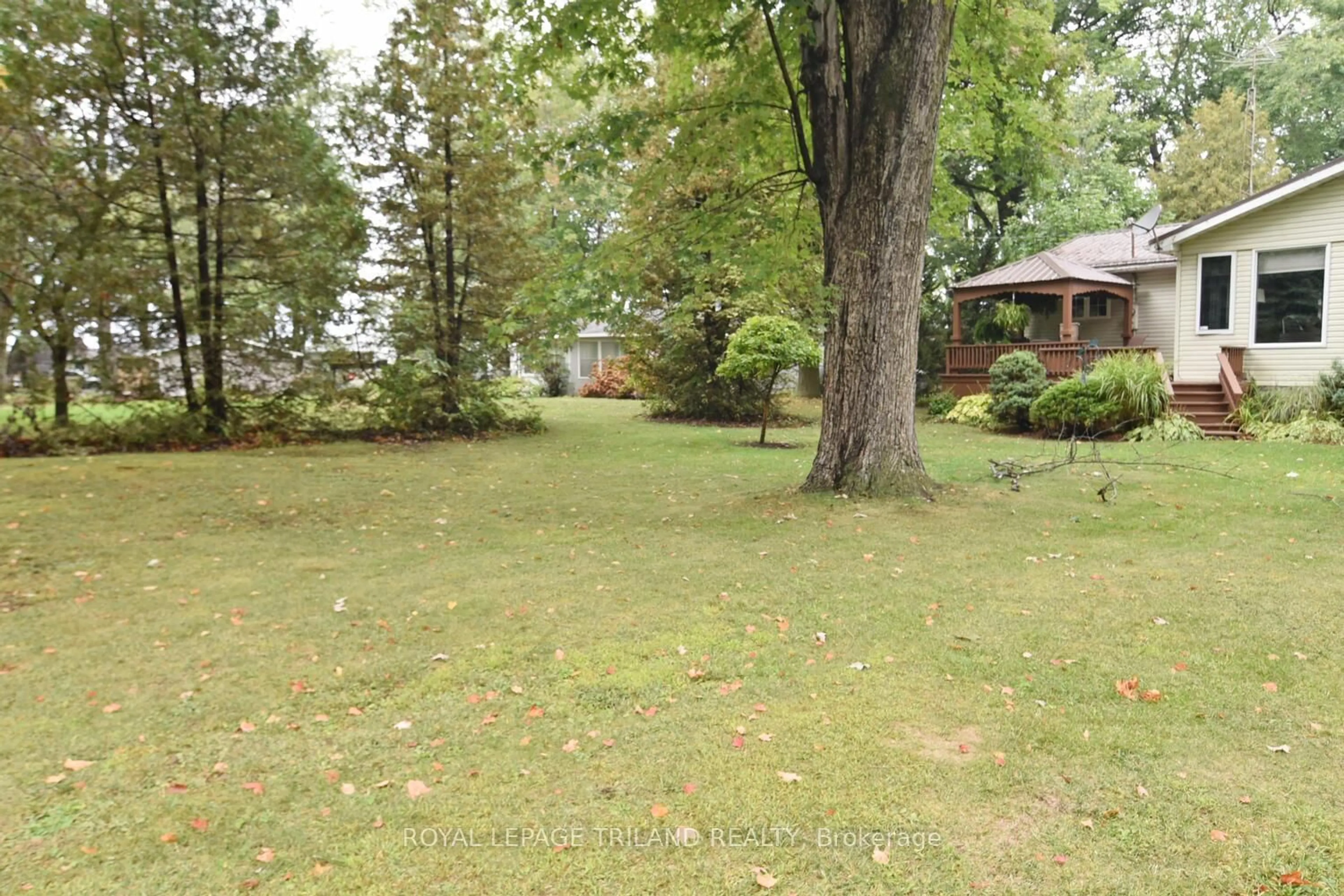 Patio, unknown for 6016 Max's Dr, Lambton Shores Ontario N0N 1J1