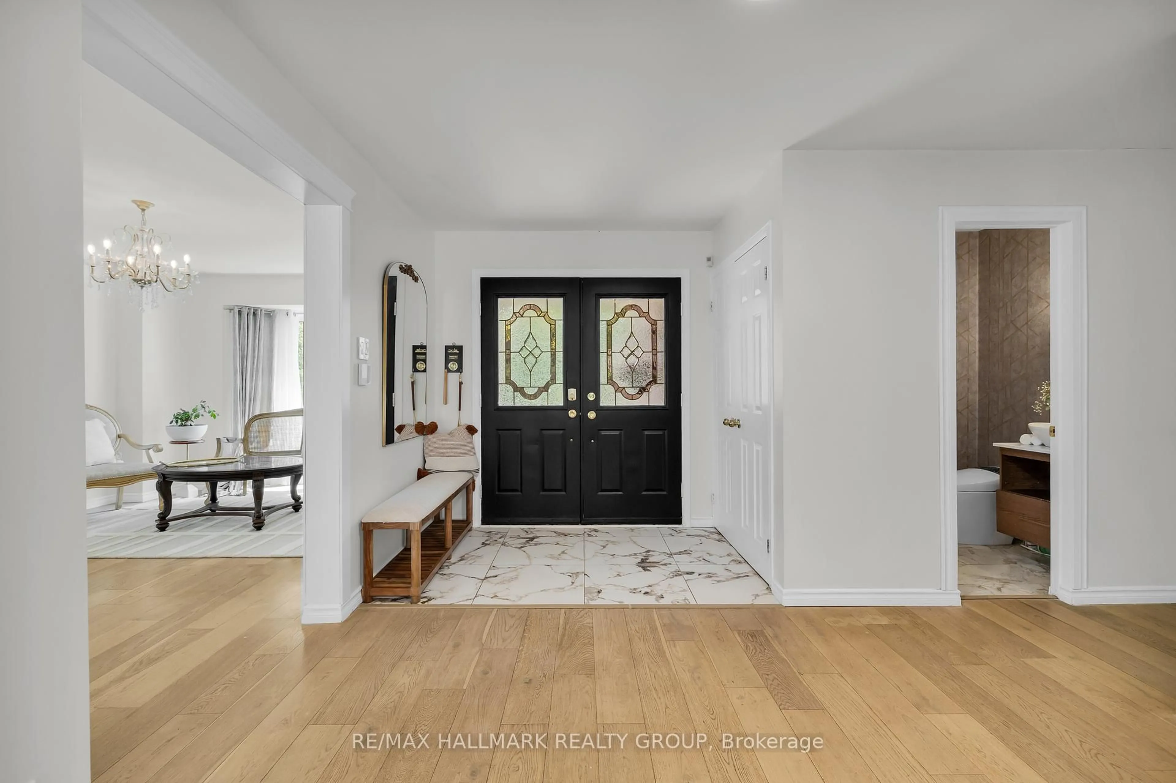 Indoor entryway for 16 ALLENBY Rd, Kanata Ontario K2K 2H2