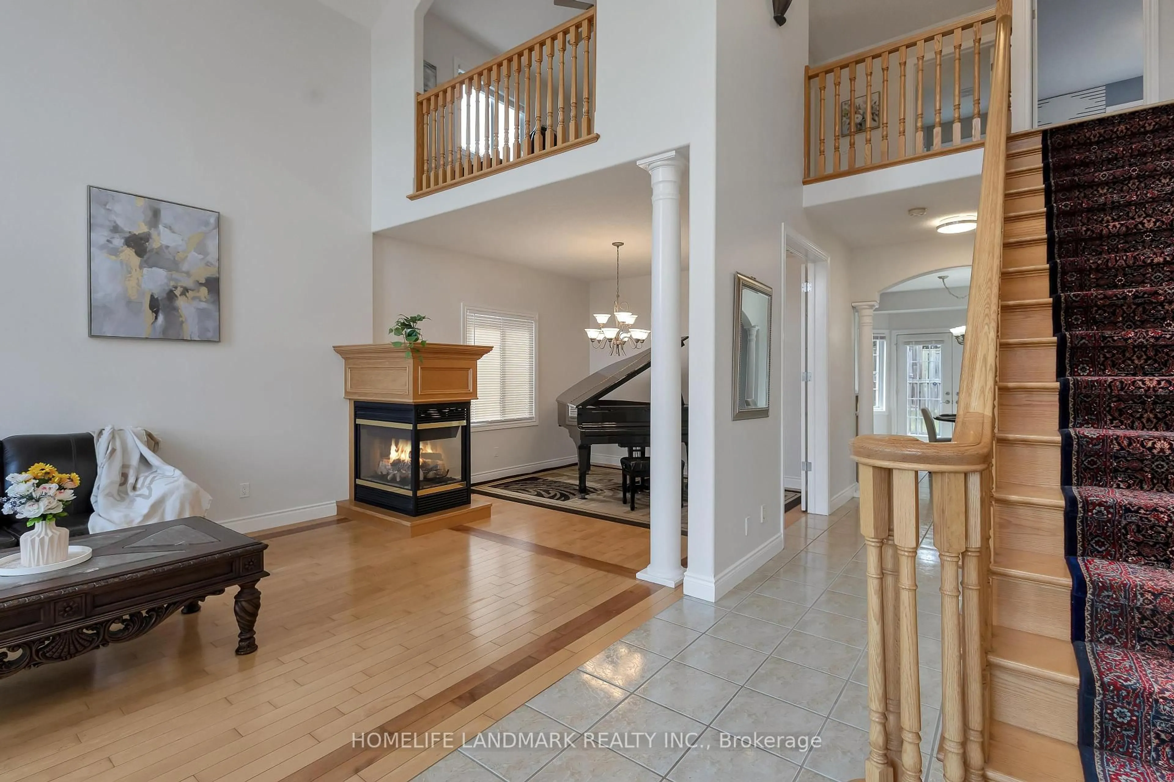 Indoor foyer for 517 Yorkshire Dr, Waterloo Ontario N2T 2V1