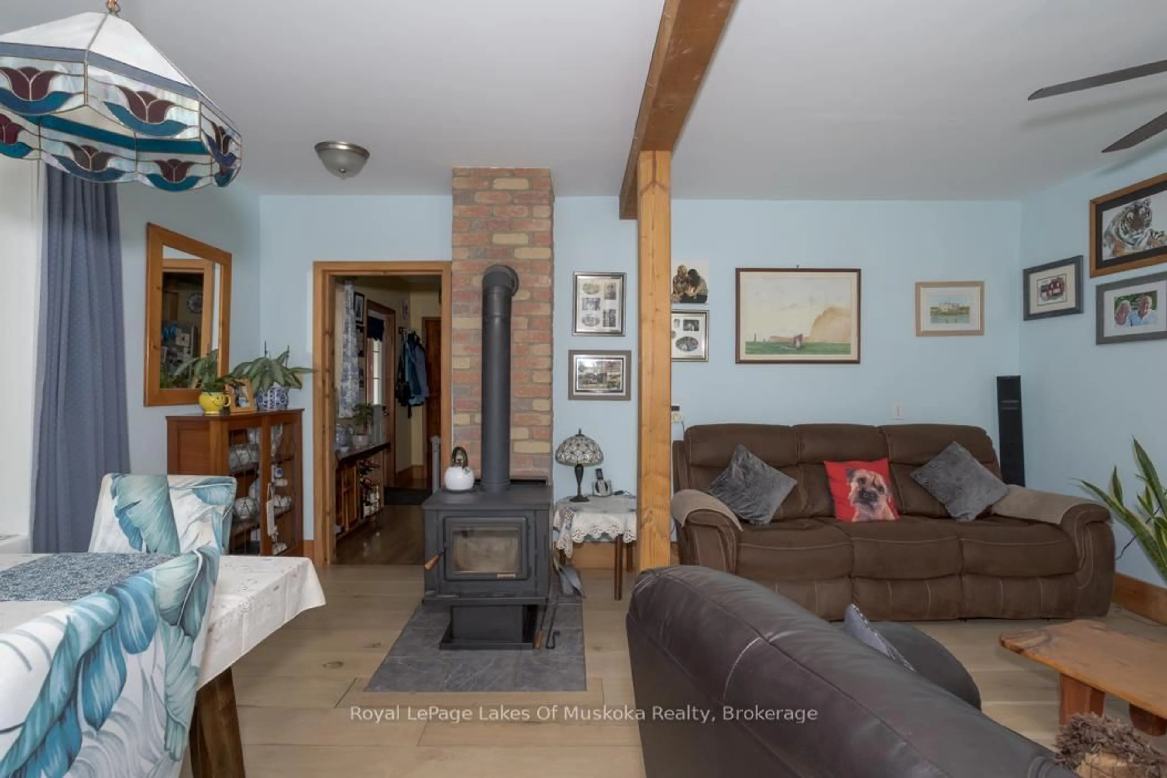 Living room with furniture, unknown for 181 Dill St, Bracebridge Ontario P1L 1E6