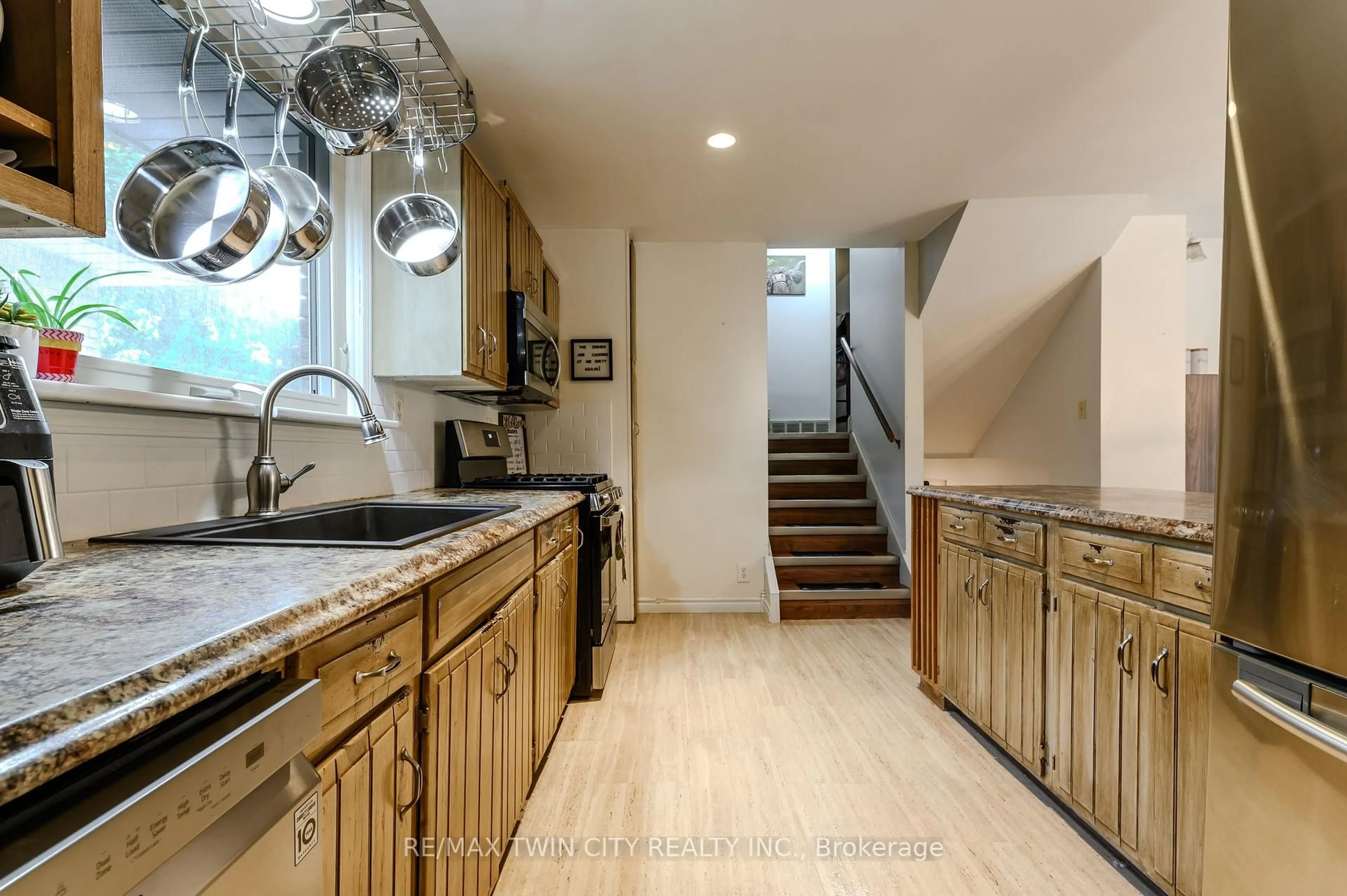 Open concept kitchen, unknown for 49 Thomson Rd, Norfolk Ontario N3Y 4Z6