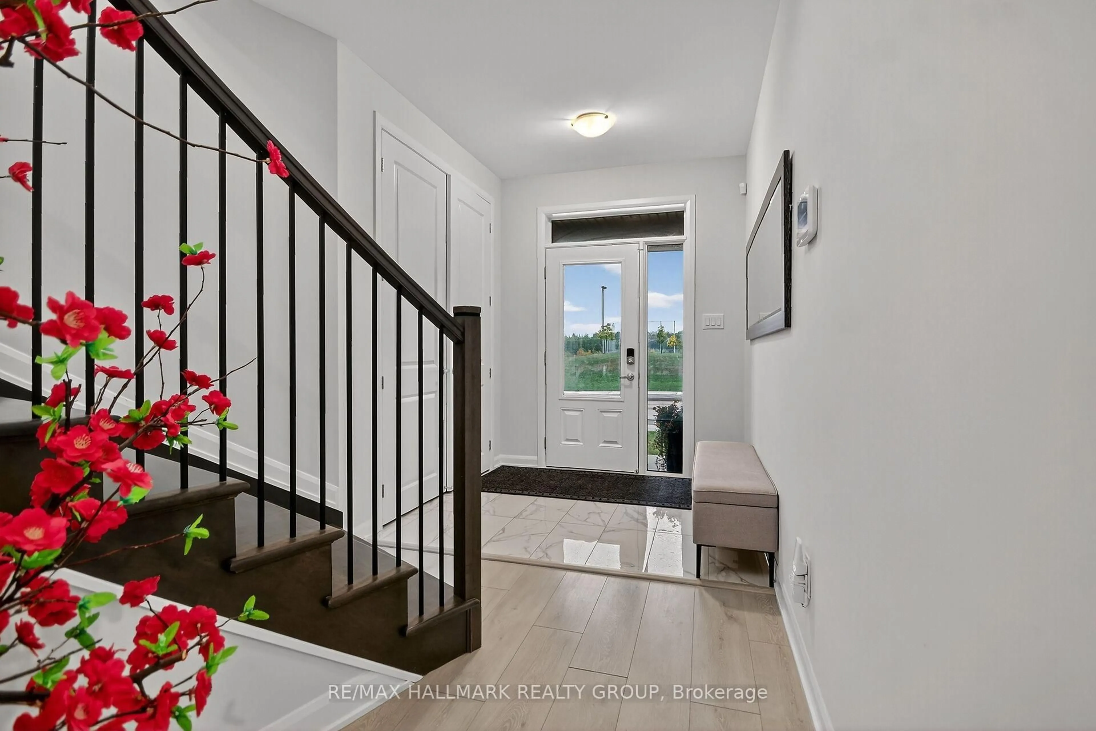Indoor entryway for 720 Cappamore Dr, Ottawa Ontario K2J 6W3