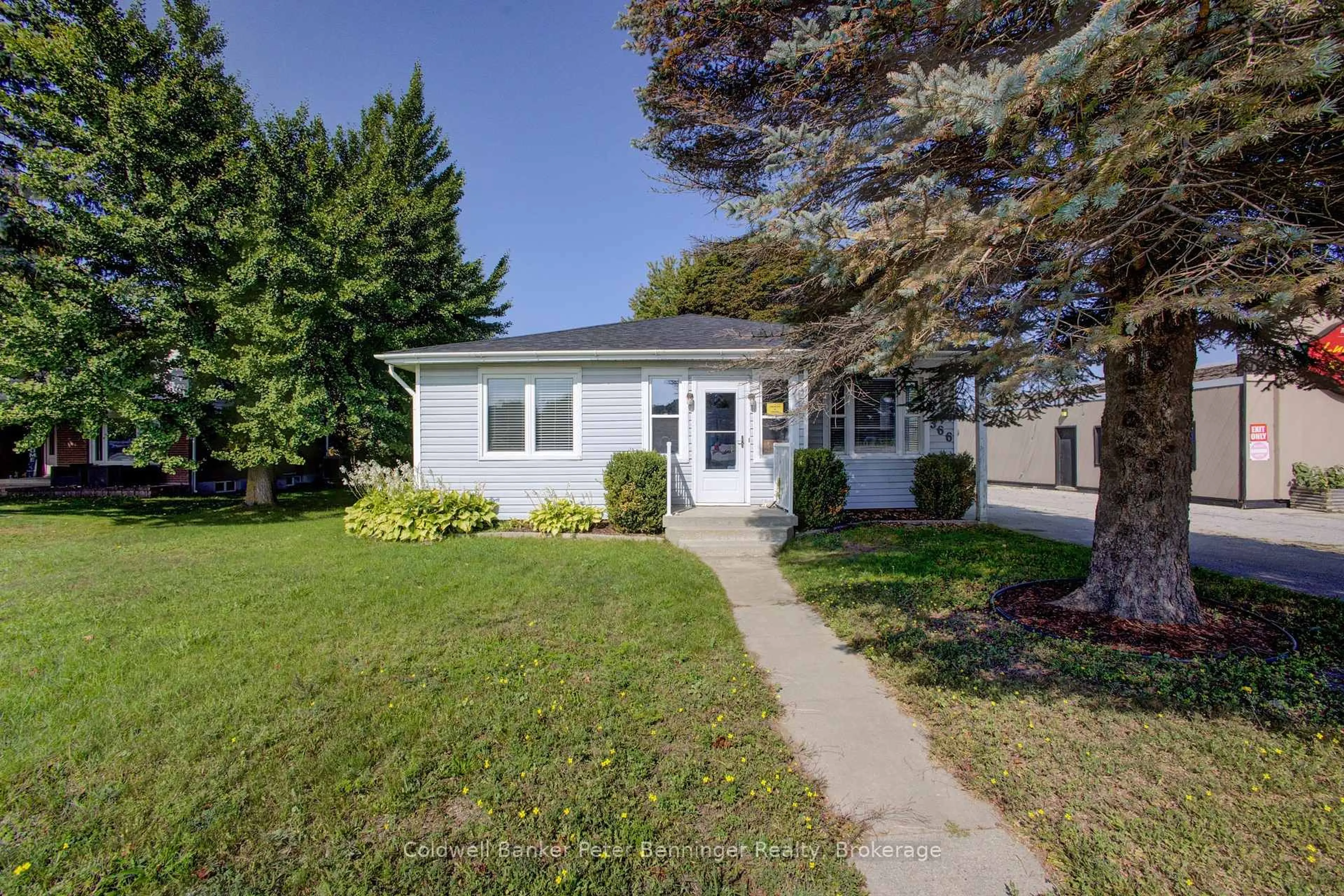 Home with vinyl exterior material, street for 366 Goderich St, Saugeen Shores Ontario N0H 2C0