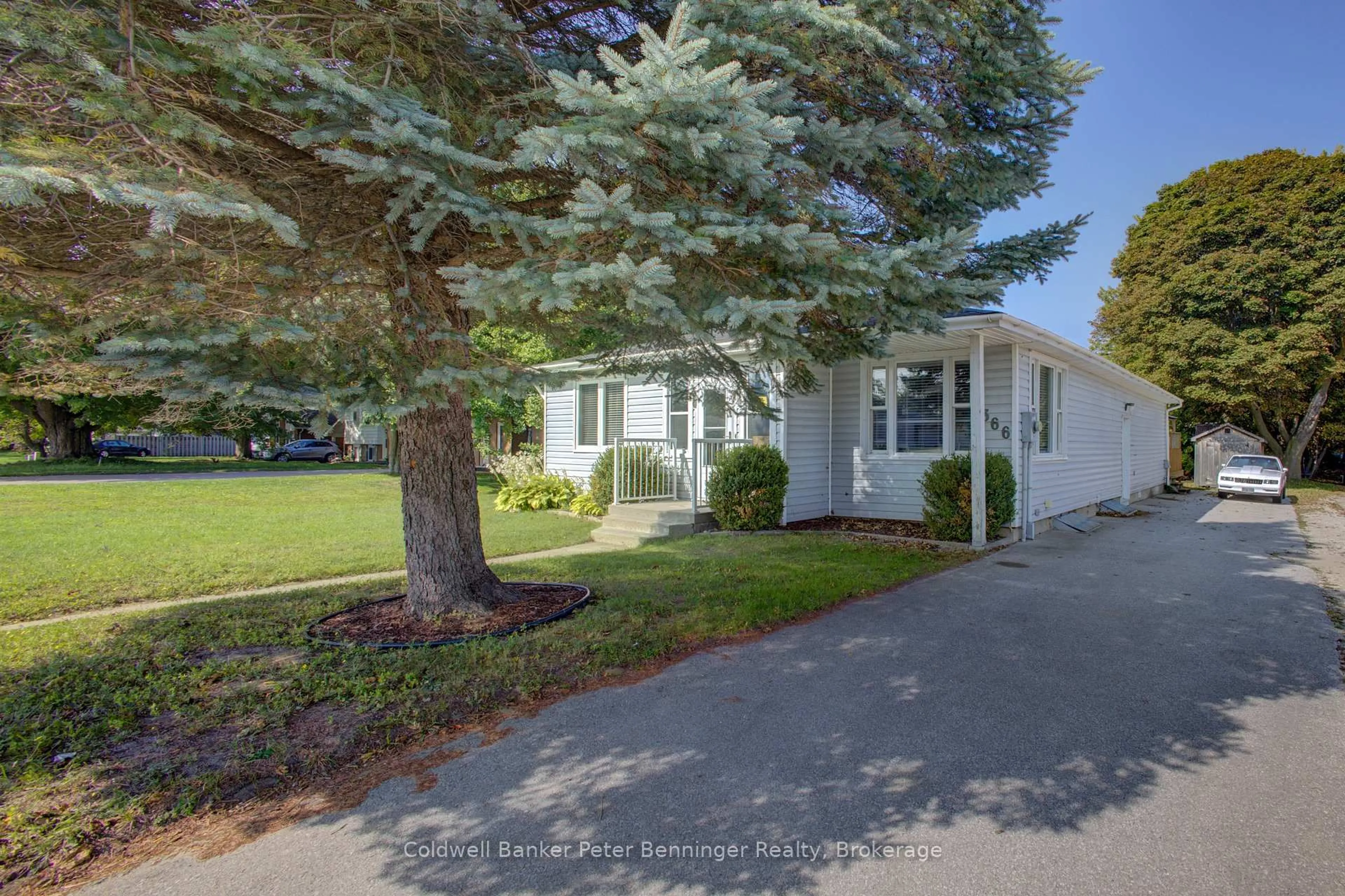 Home with vinyl exterior material, street for 366 Goderich St, Saugeen Shores Ontario N0H 2C0