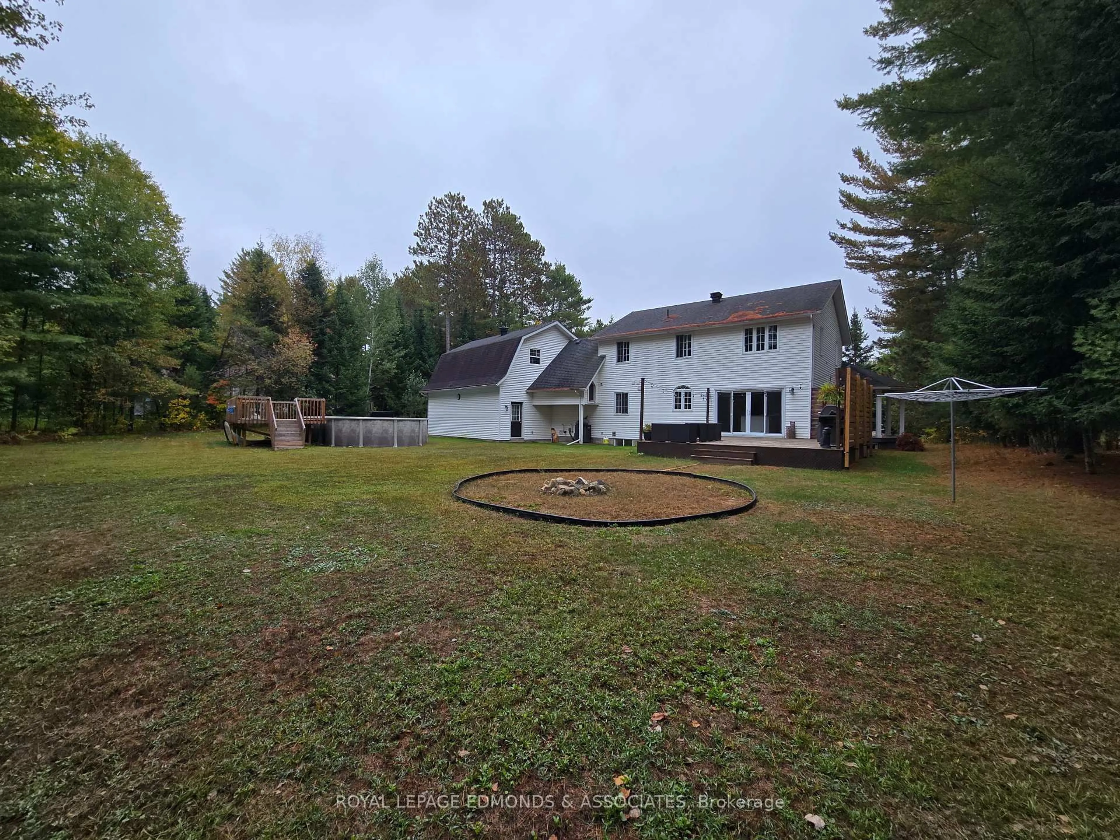 A pic from outside/outdoor area/front of a property/back of a property/a pic from drone, unknown for 4 Steffen St, Petawawa Ontario K8H 3L8