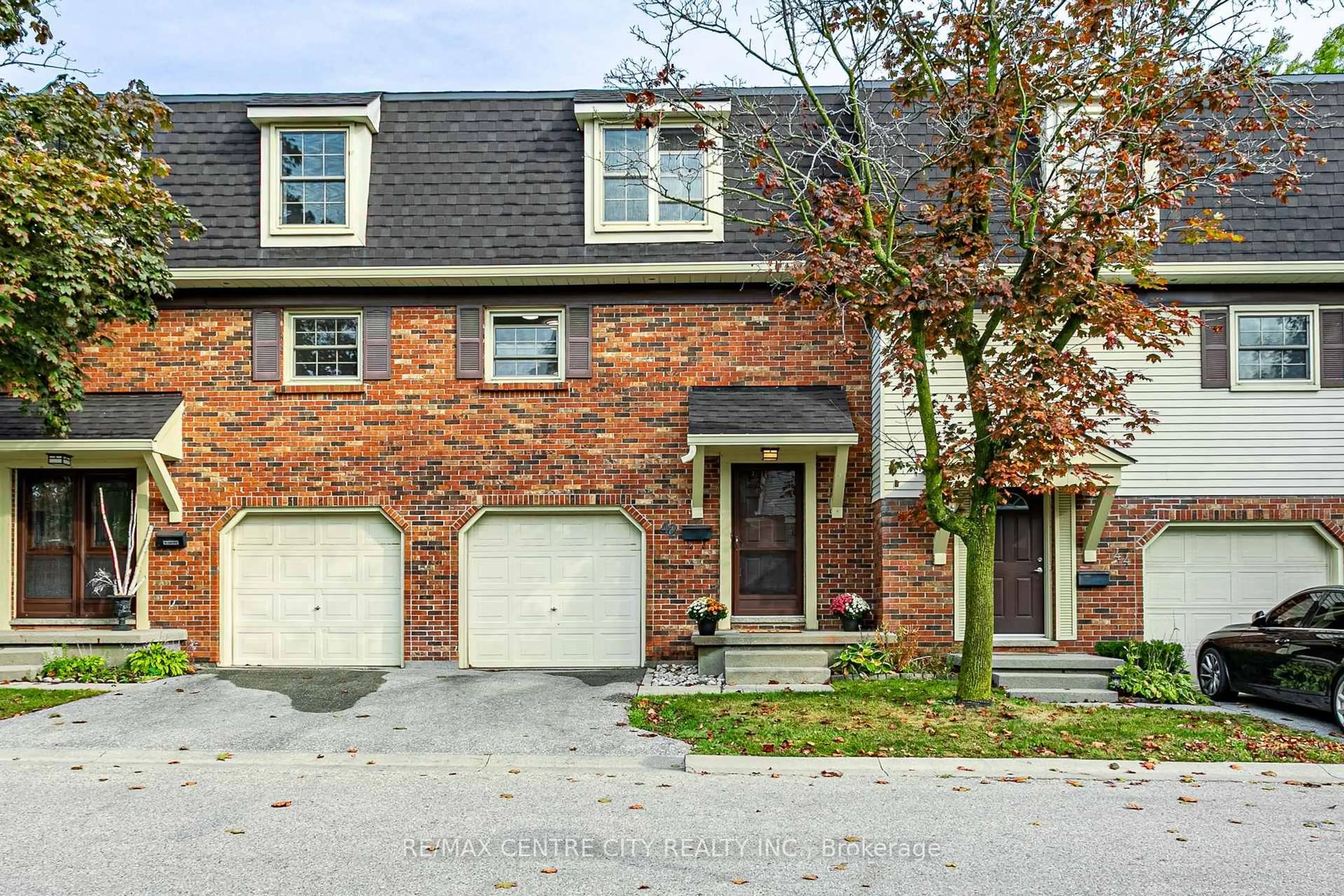 Home with brick exterior material, street for 900 Pond View Rd #42, London South Ontario N5Z 4L7