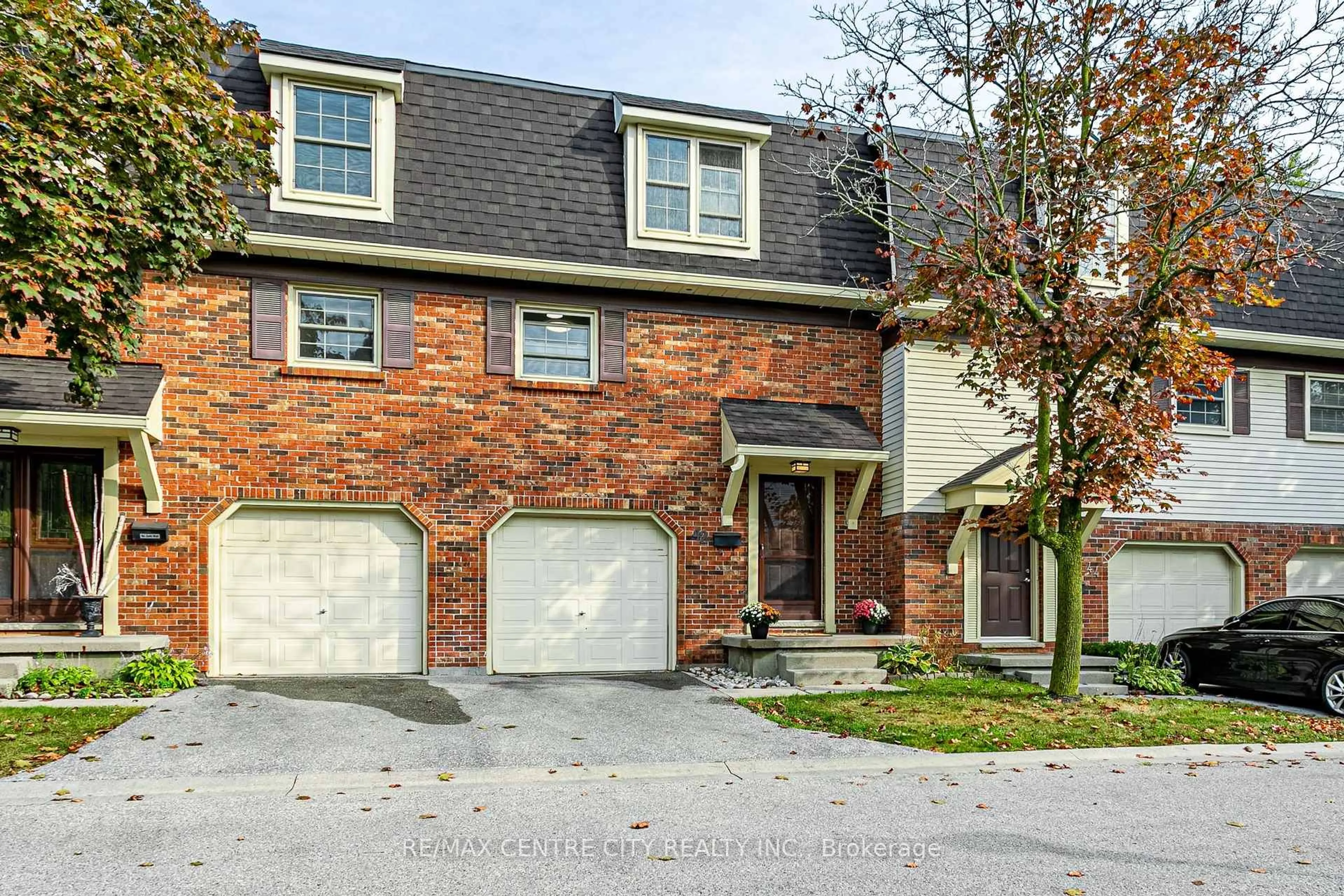 Home with brick exterior material, street for 900 Pond View Rd #42, London South Ontario N5Z 4L7