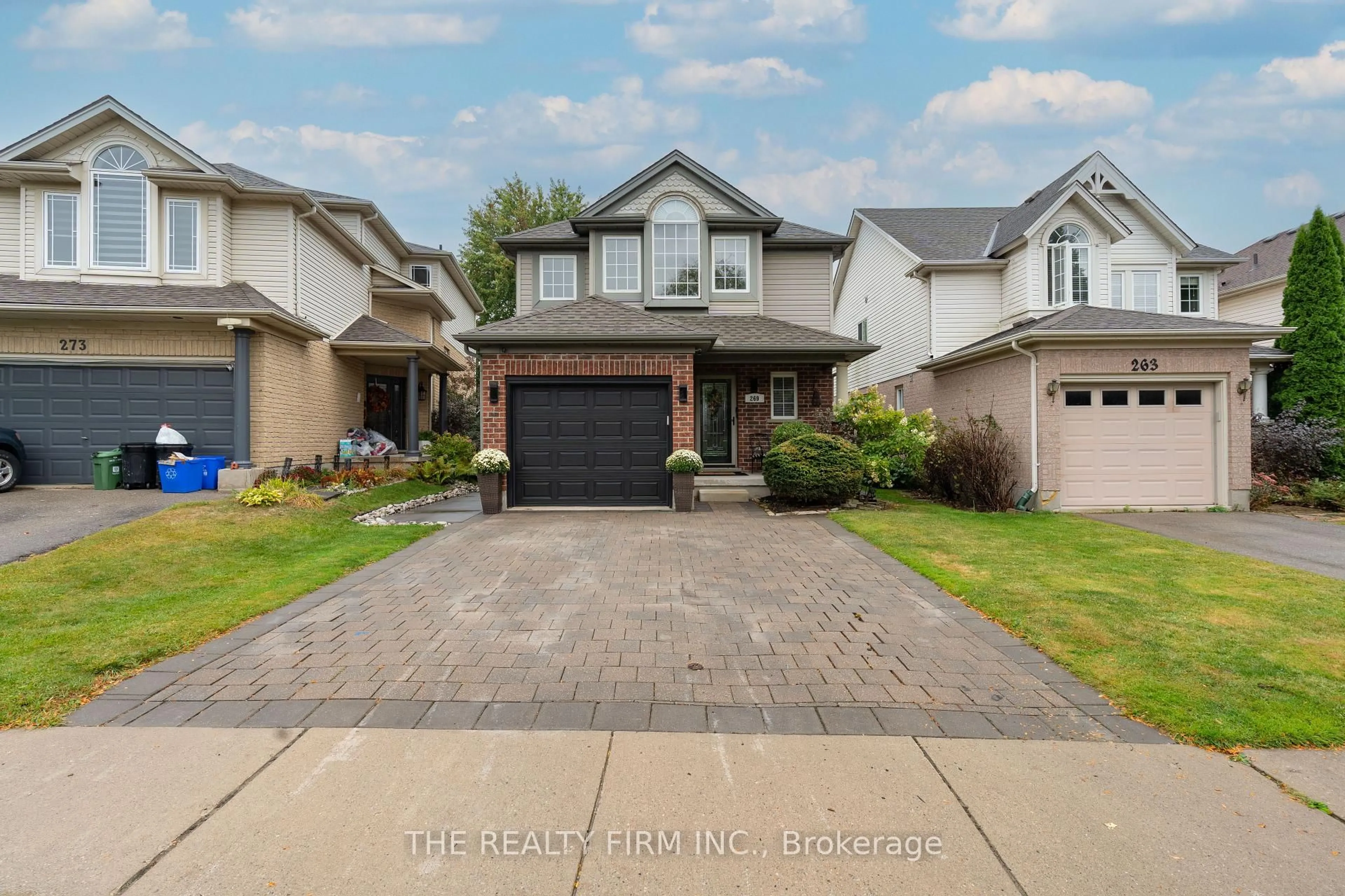 Home with vinyl exterior material, street for 269 Rossmore Crt, London South Ontario N6C 6B8