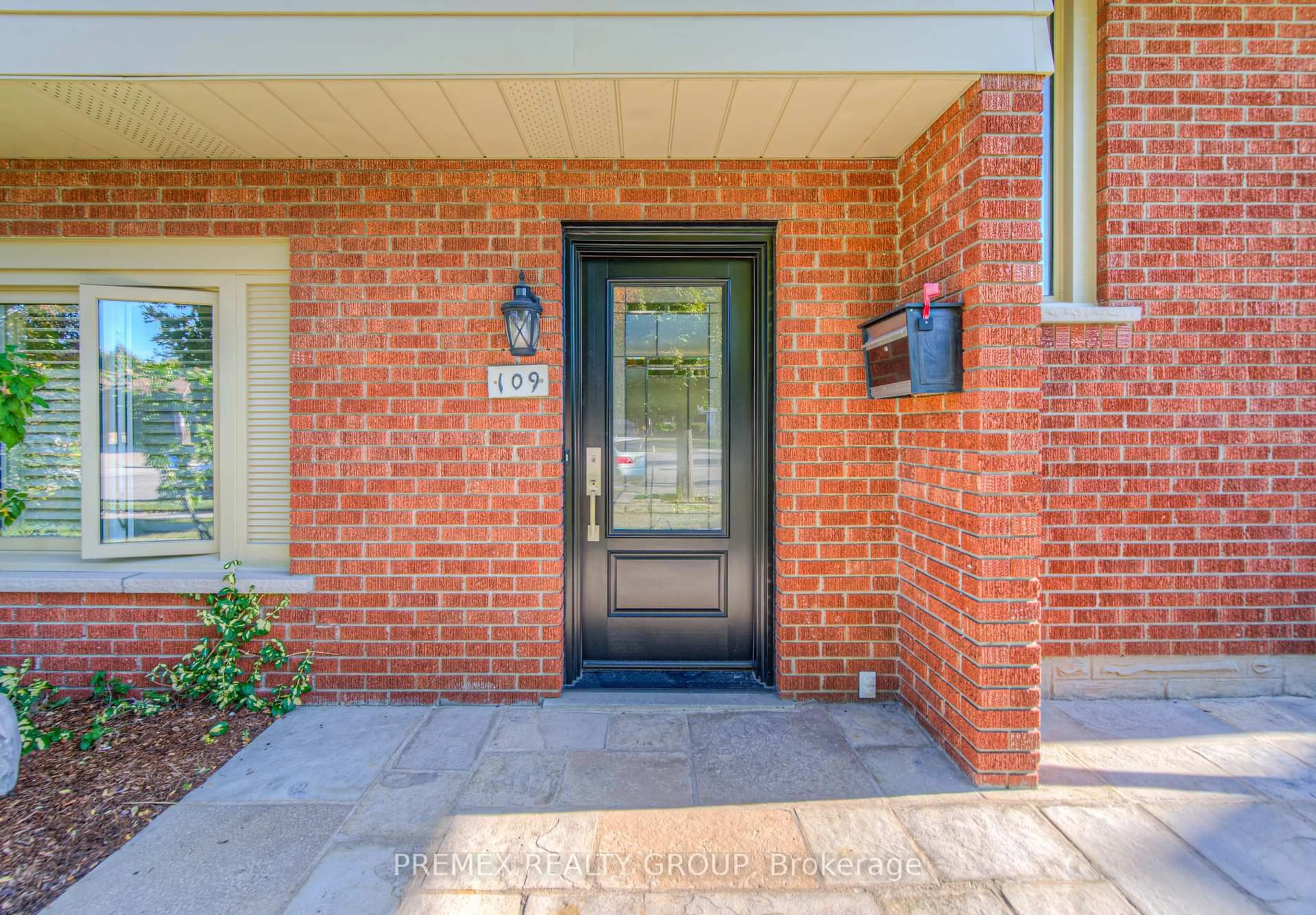 Unknown for 109 Dorset Rd, Cambridge Ontario N1R 2X1