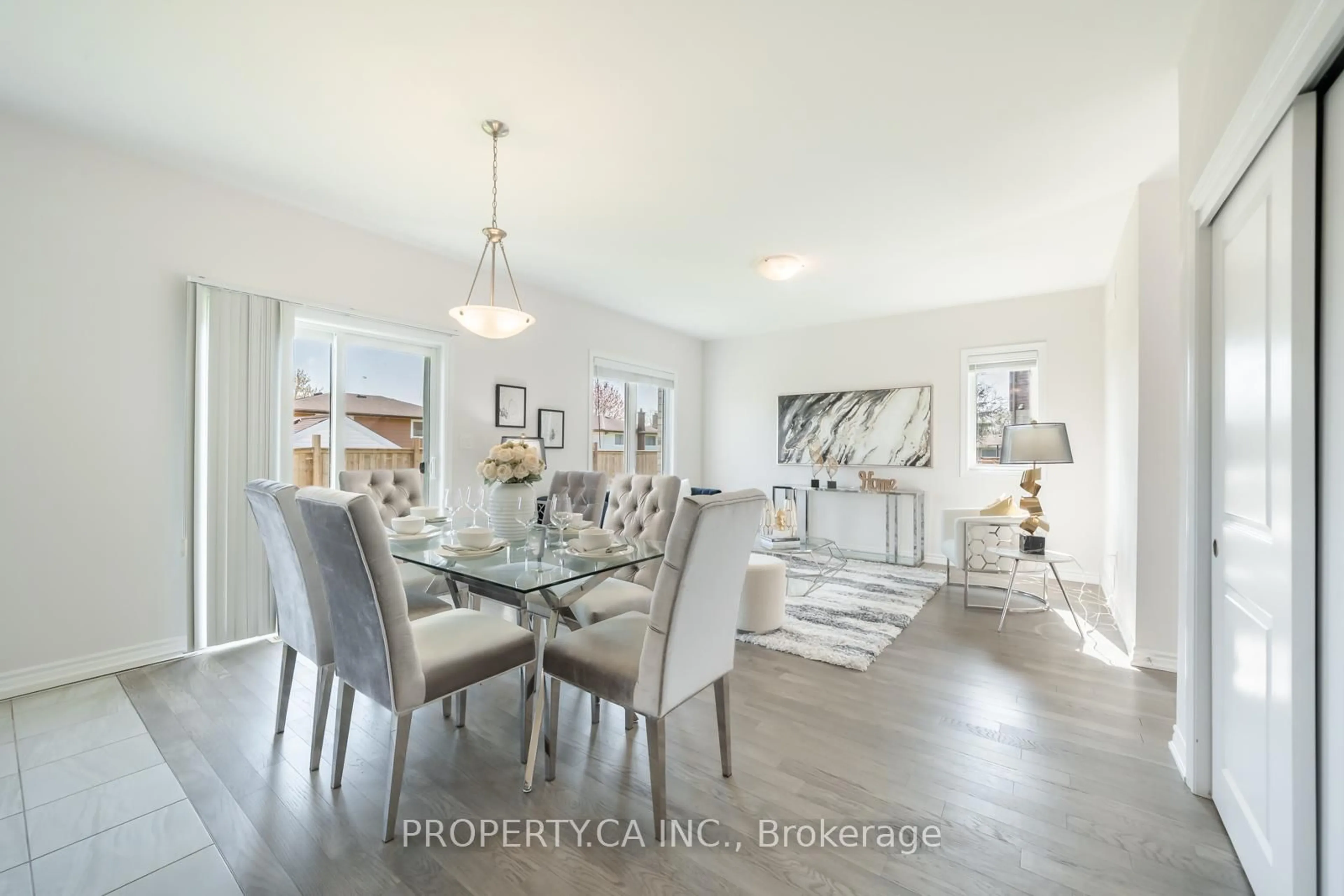 Dining room, unknown for 102 Bethune Ave, Welland Ontario L3B 0H5
