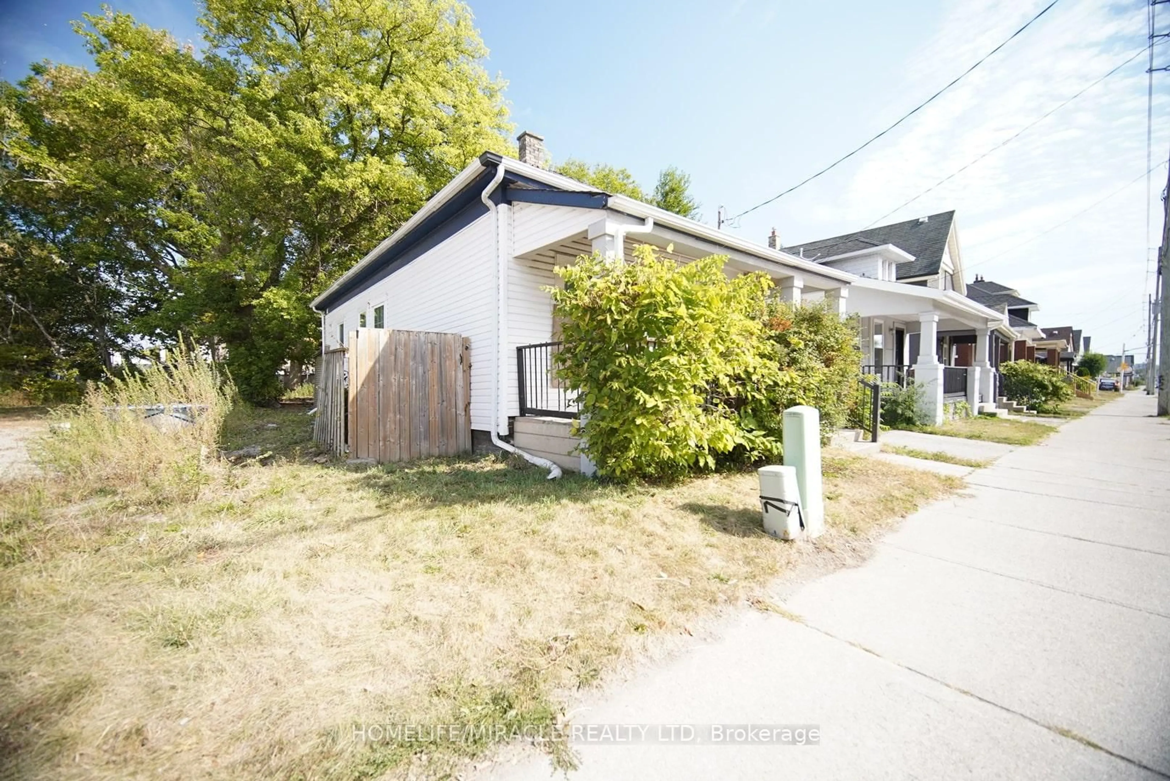Unknown for 148 Adelaide St, London East Ontario N6B 3G8