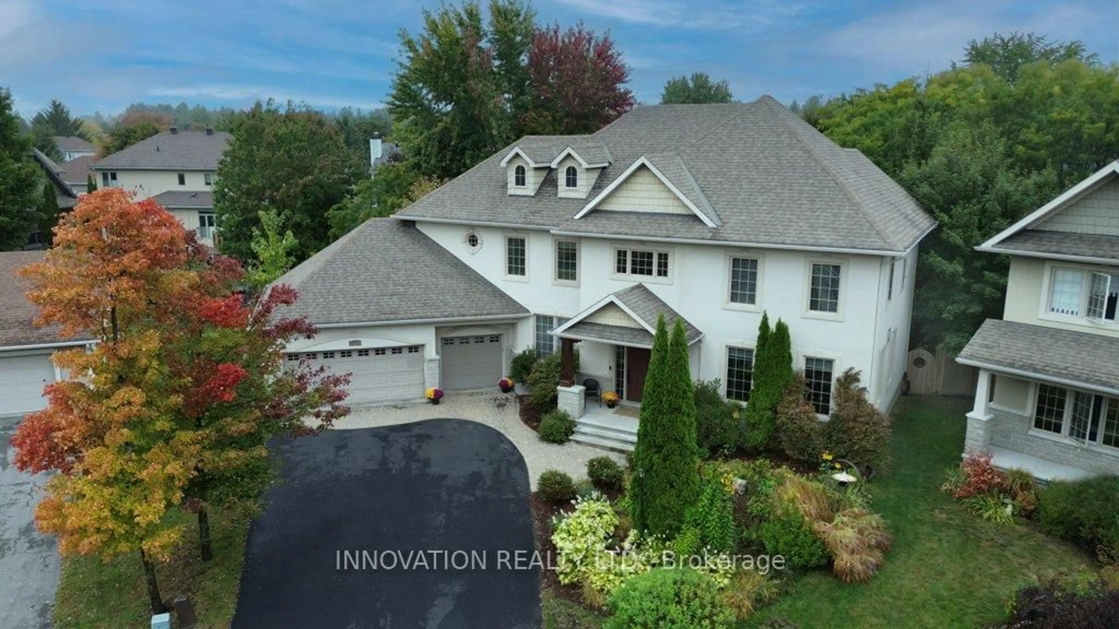 A pic from outside/outdoor area/front of a property/back of a property/a pic from drone, mountain view for 221 Jensen Crt, Carp Ontario K0A 1L0