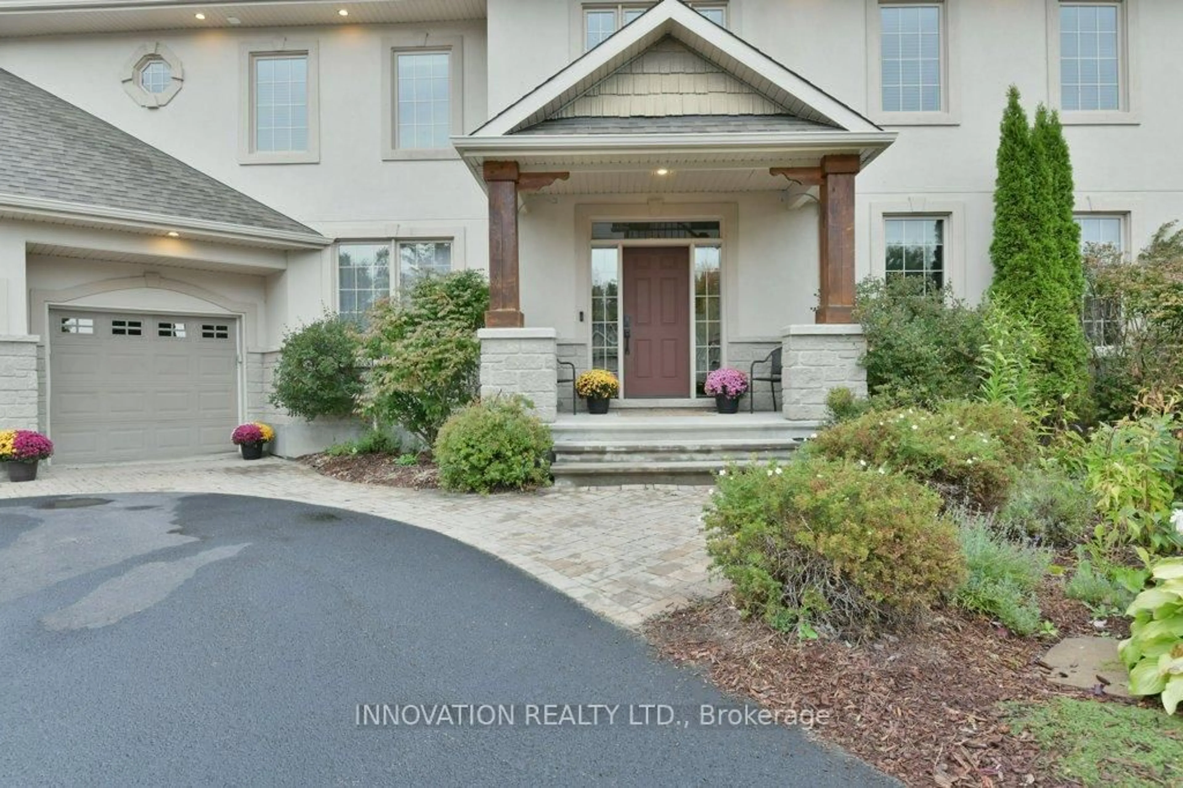 Indoor entryway for 221 Jensen Crt, Carp Ontario K0A 1L0