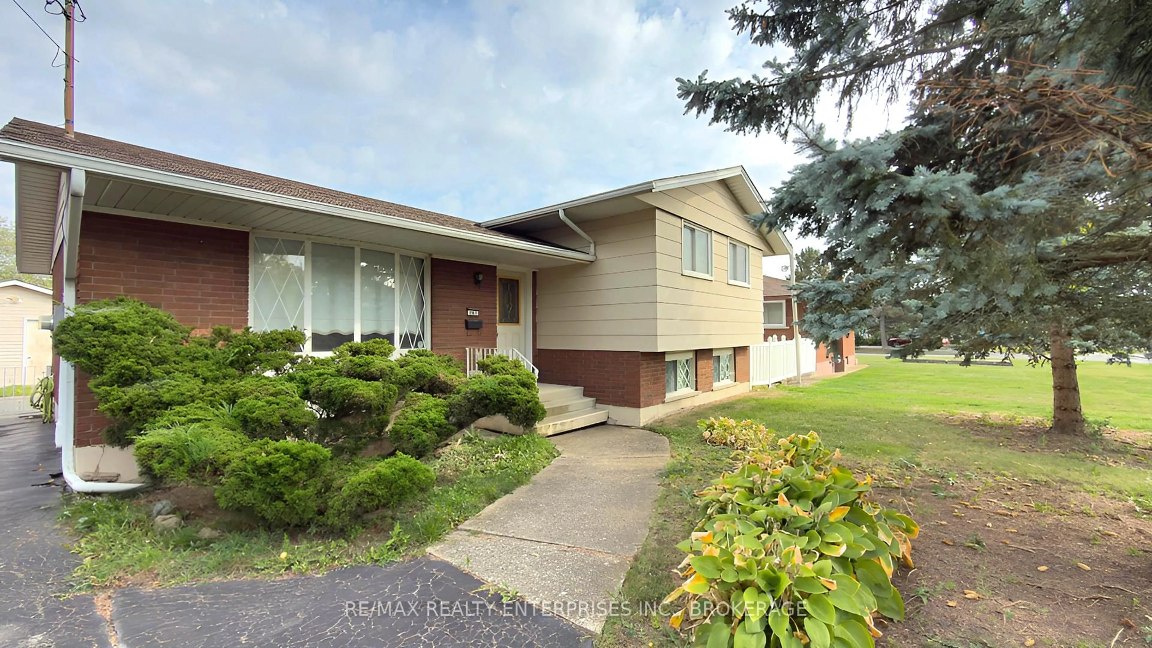 Unknown for 987 Steele St, Port Colborne Ontario L3K 5A1