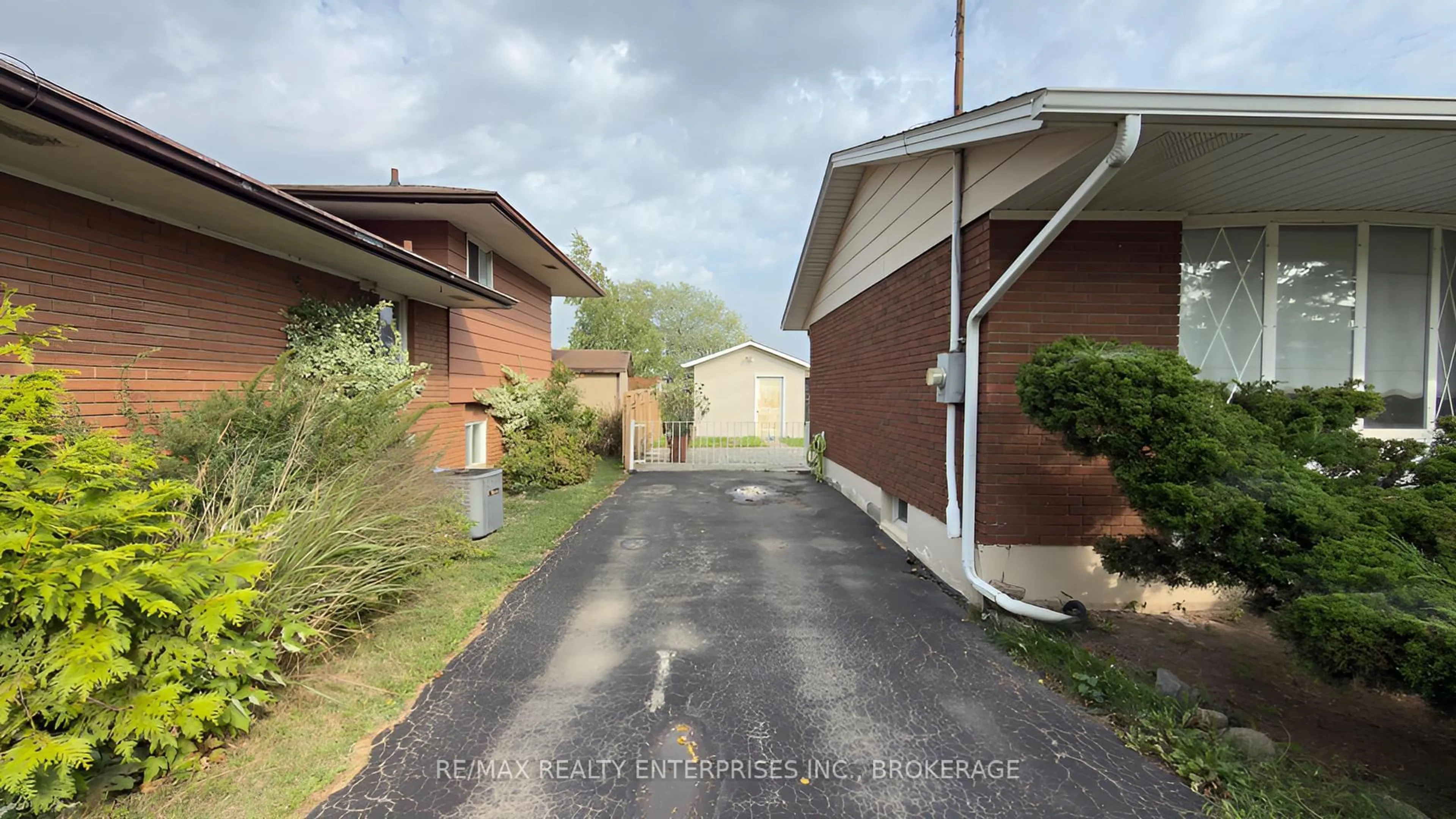 Unknown for 987 Steele St, Port Colborne Ontario L3K 5A1