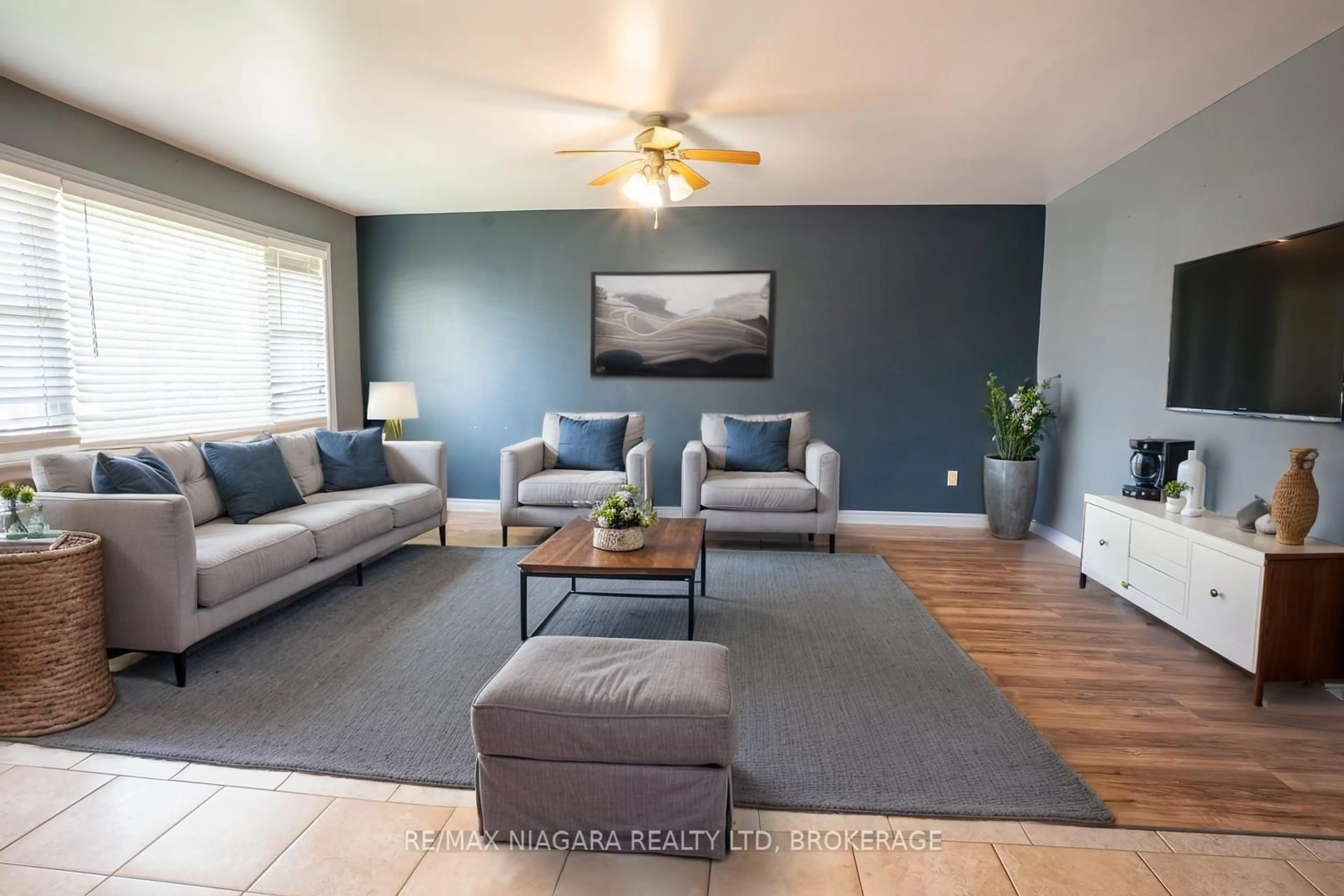 Living room with furniture, unknown for 5 St Peter St, St. Catharines Ontario L2T 1N7