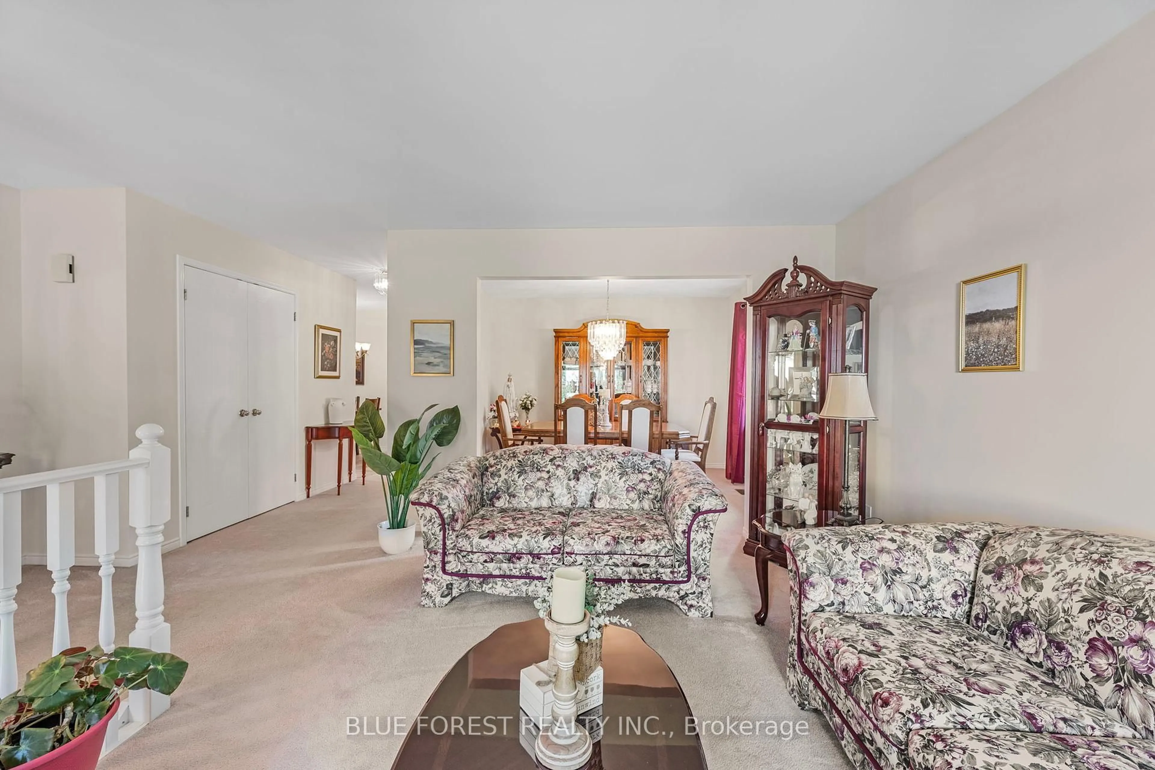 Living room with furniture, unknown for 930 Railton Ave, London East Ontario N5V 4V7