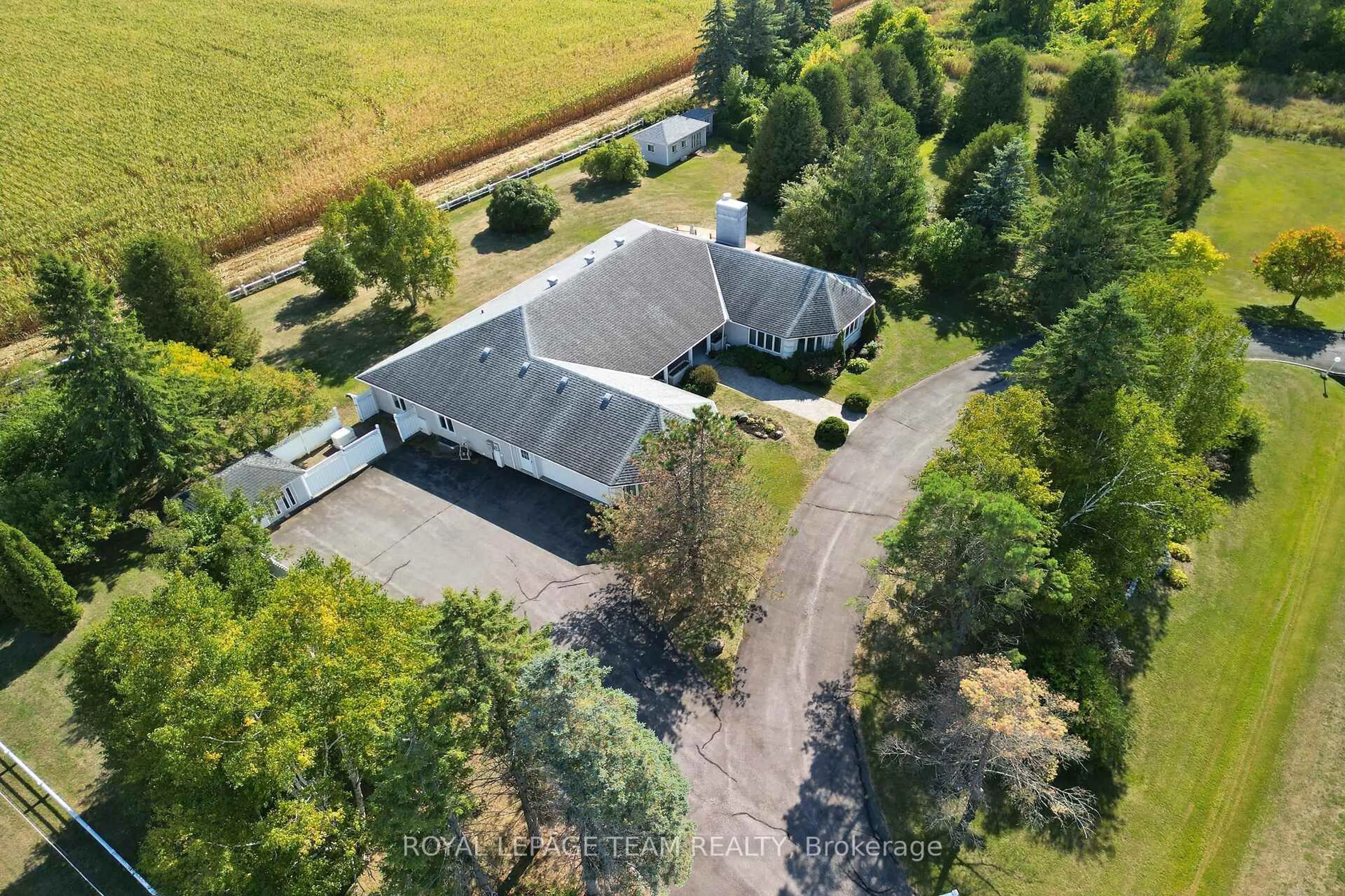 A pic from outside/outdoor area/front of a property/back of a property/a pic from drone, unknown for 461 Campbells Side Rd, Ashton Ontario K0A 1B0
