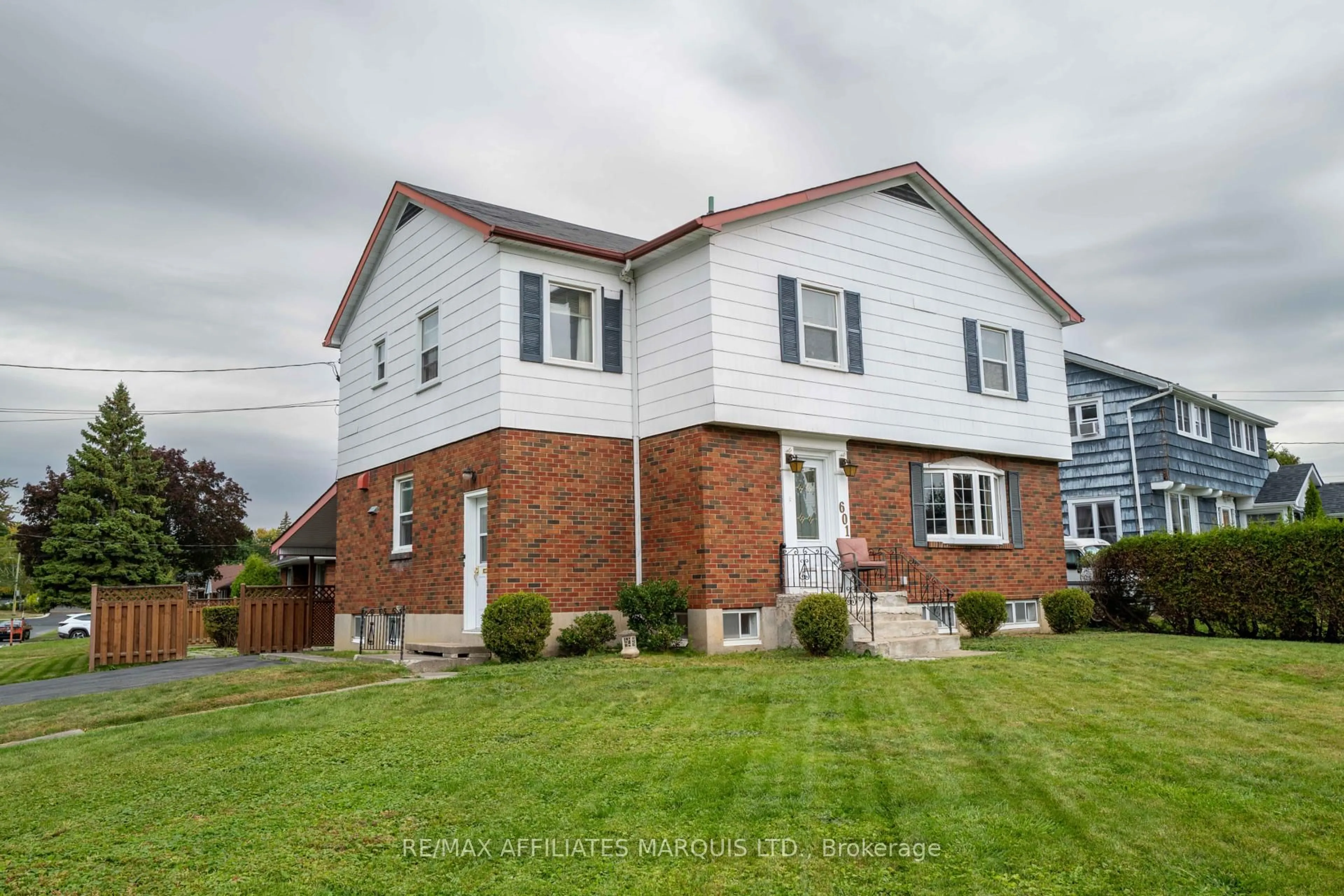 Unknown for 601 Fourth St, Cornwall Ontario K6H 2K1