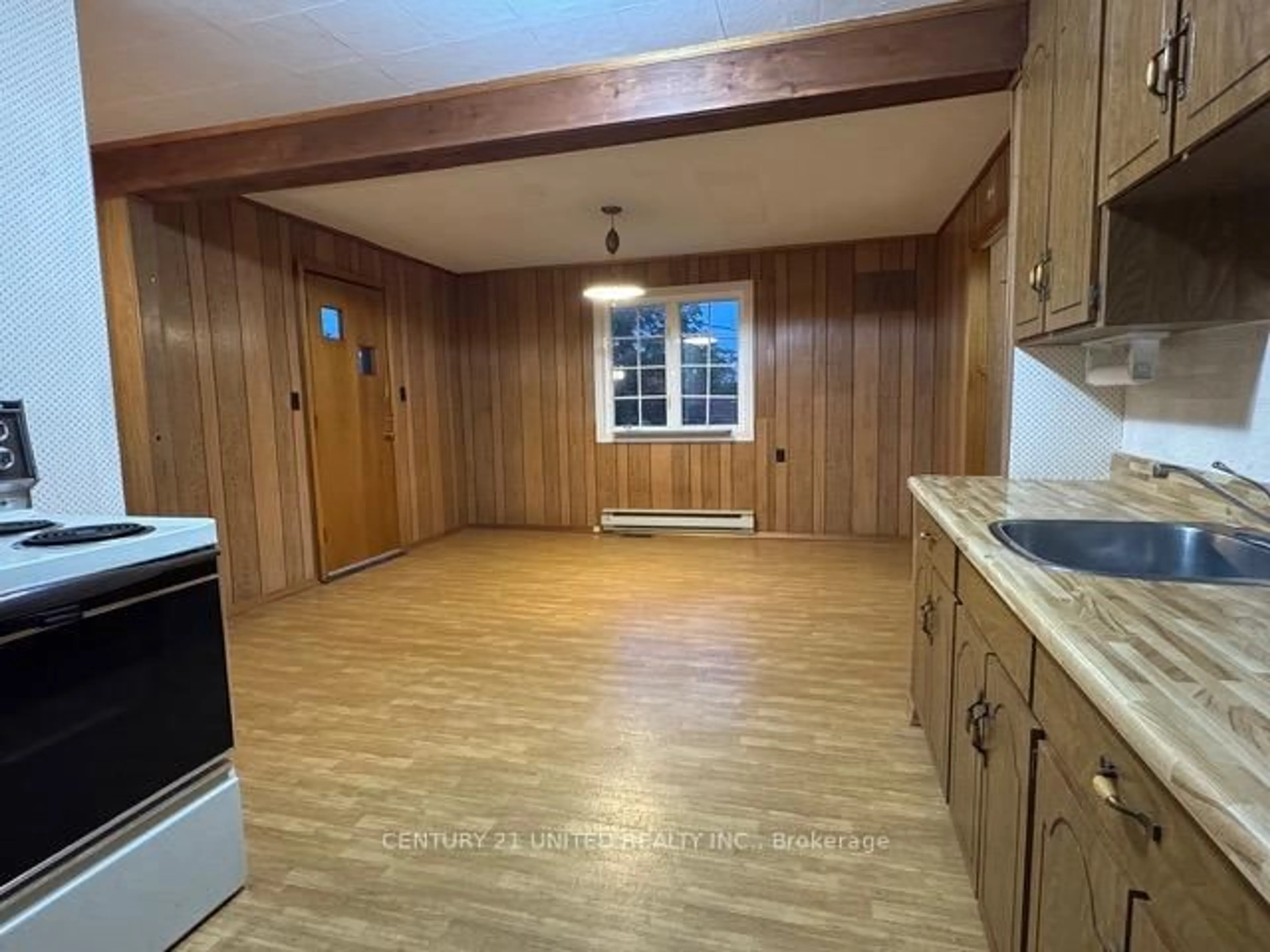 A pic of a room for 445 Bellevue St, Peterborough Ontario K9H 5G5