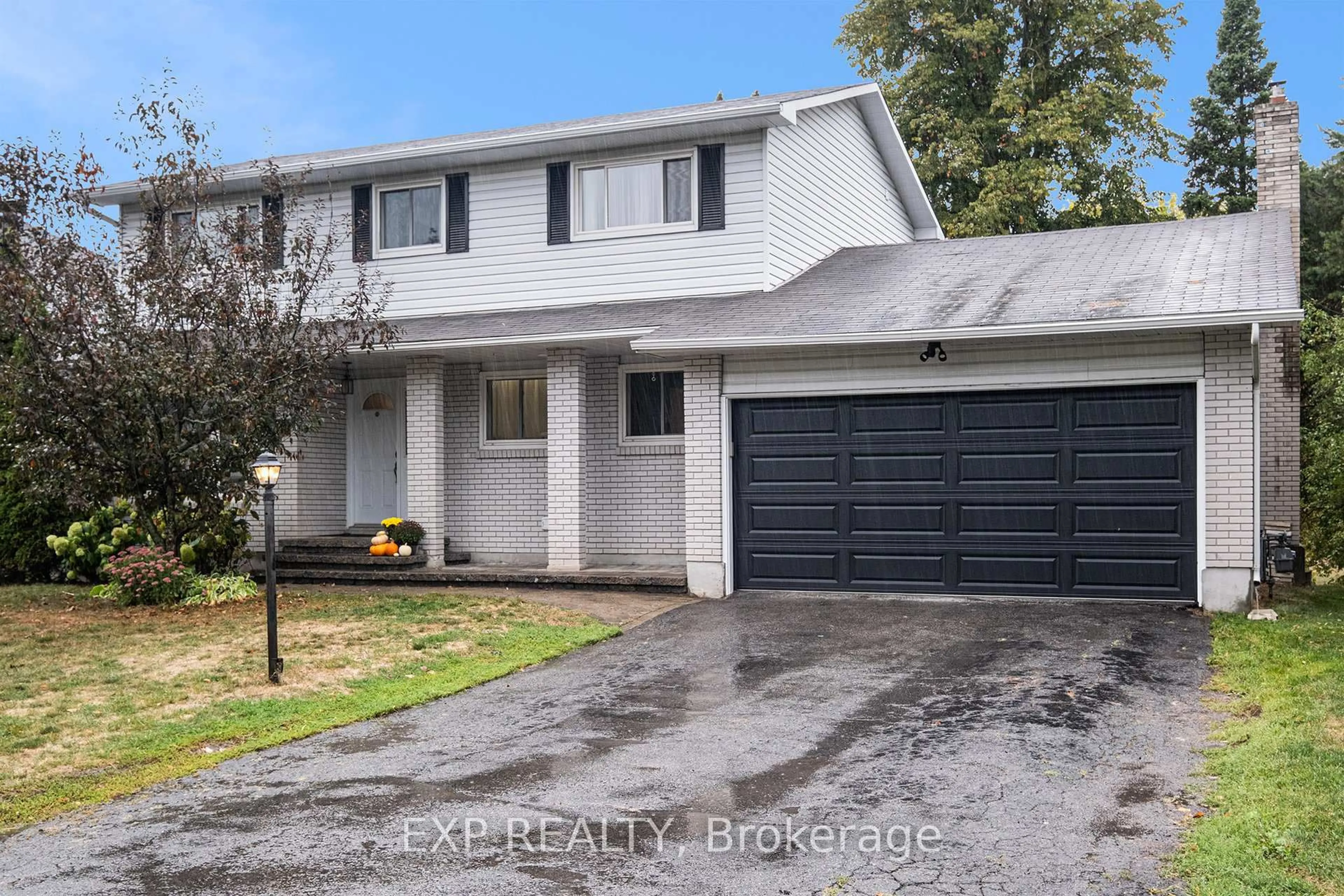 Home with vinyl exterior material, street for 5 Johanna St, Almonte Ontario K0A 1A0
