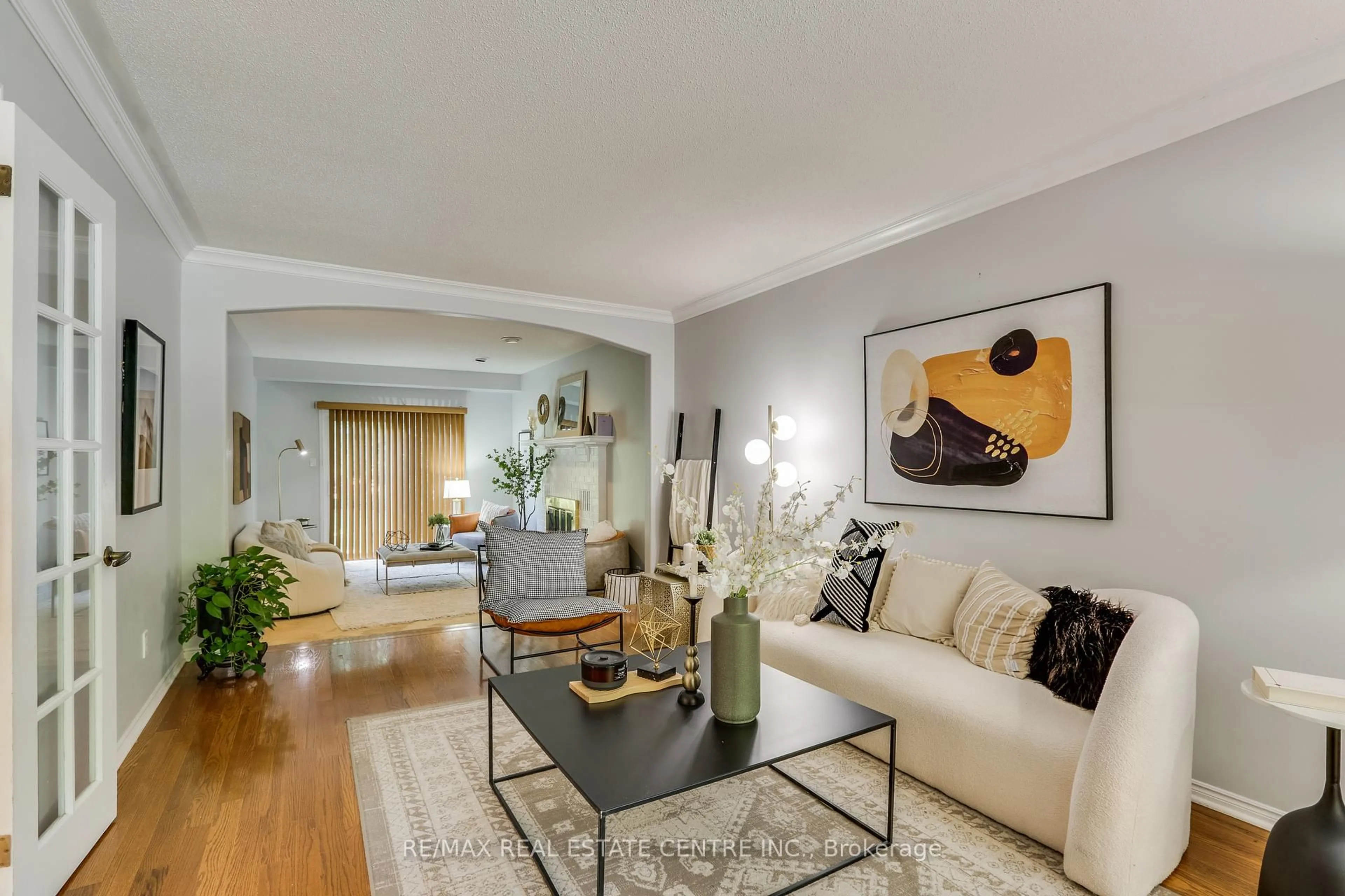 Living room with furniture, unknown for 66 Nanette Dr, London North Ontario N5X 3L4