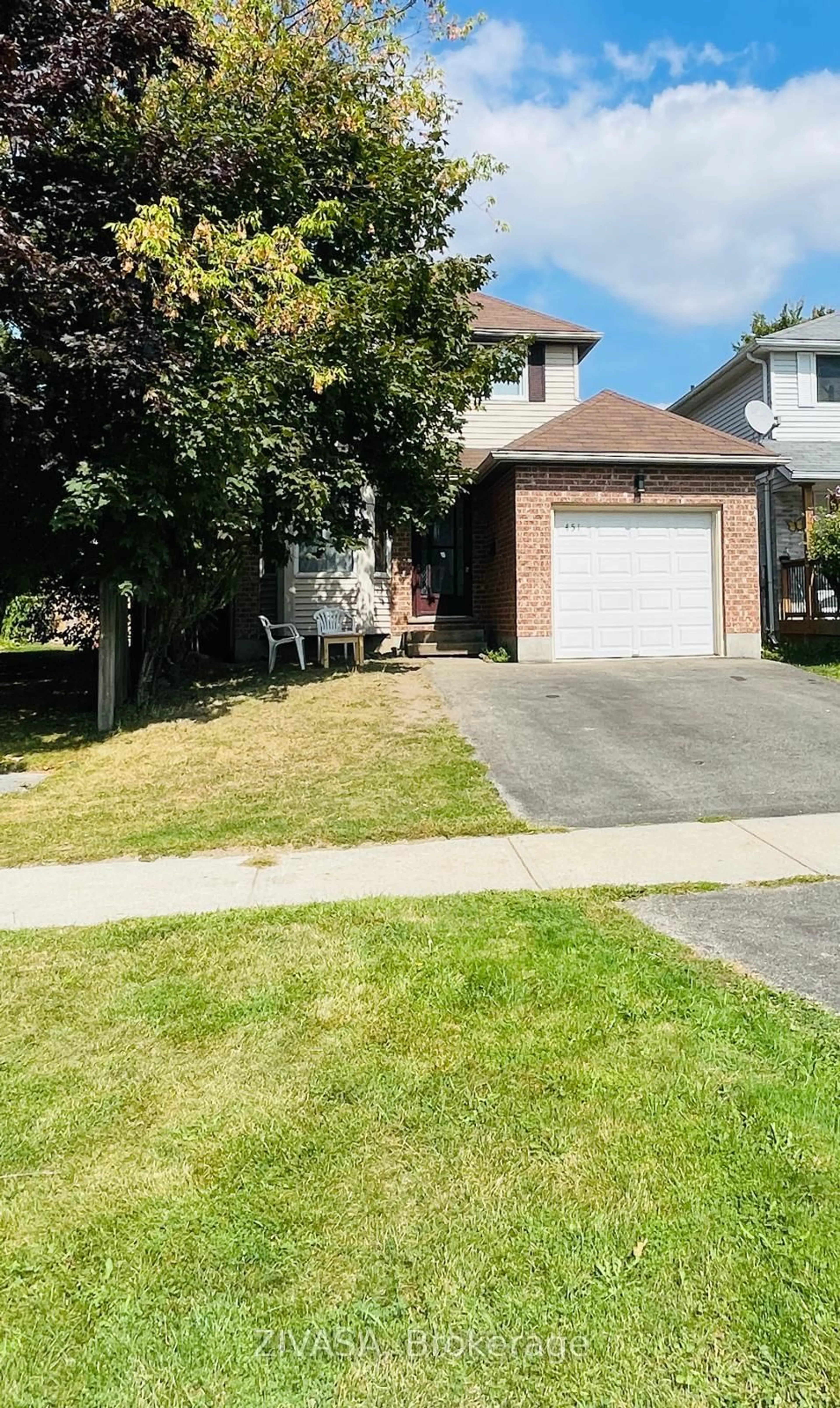 A pic from outside/outdoor area/front of a property/back of a property/a pic from drone, street for 451 Auden Rd, Guelph Ontario N1E 6V7